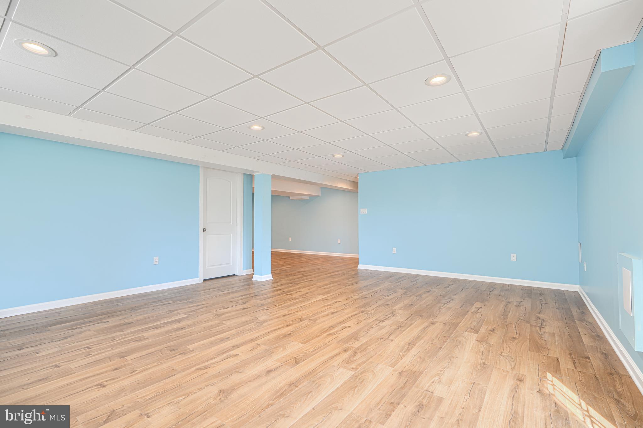 WINDSOR  MILL - Residential