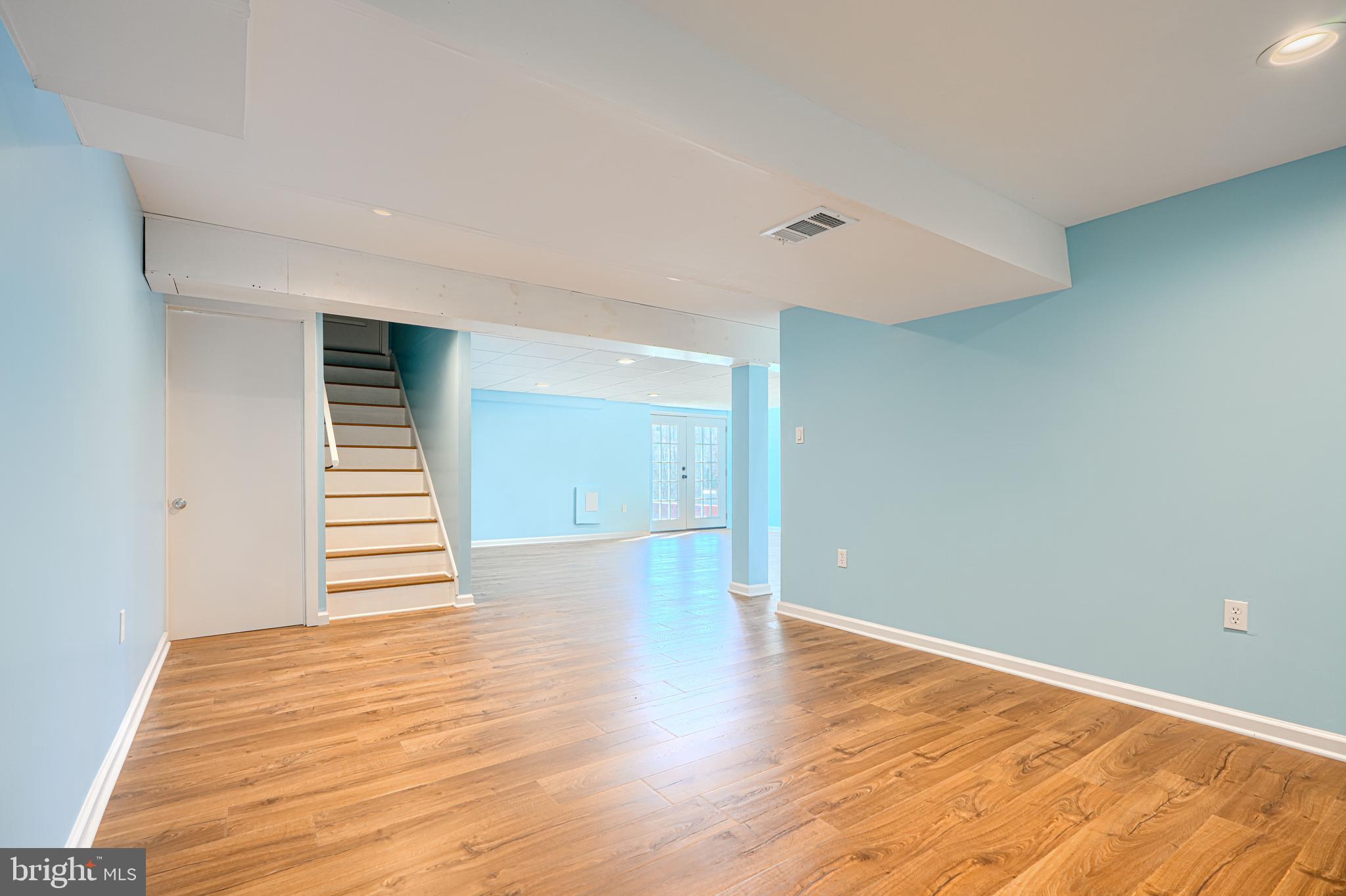 WINDSOR  MILL - Residential