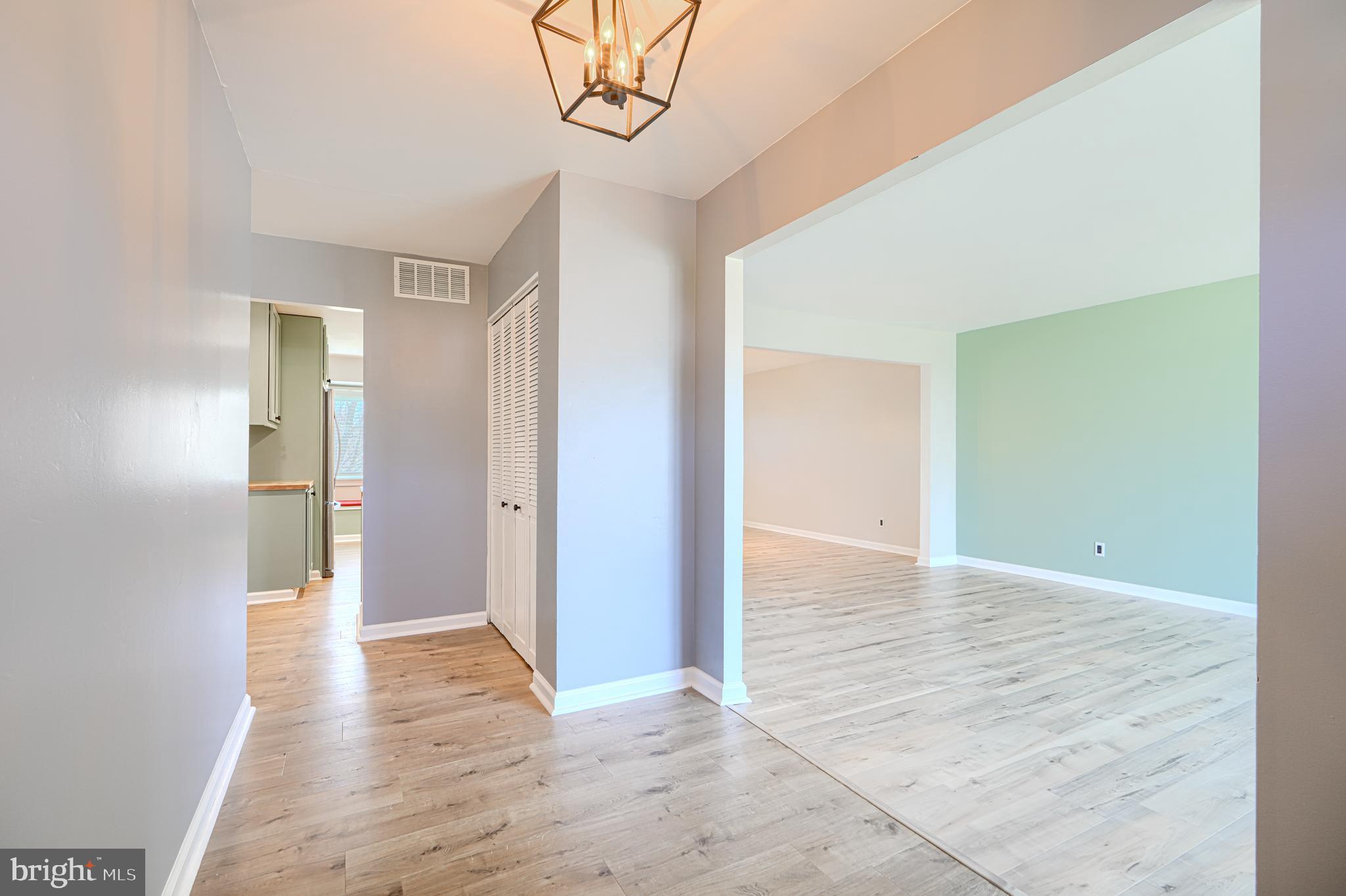 WINDSOR  MILL - Residential