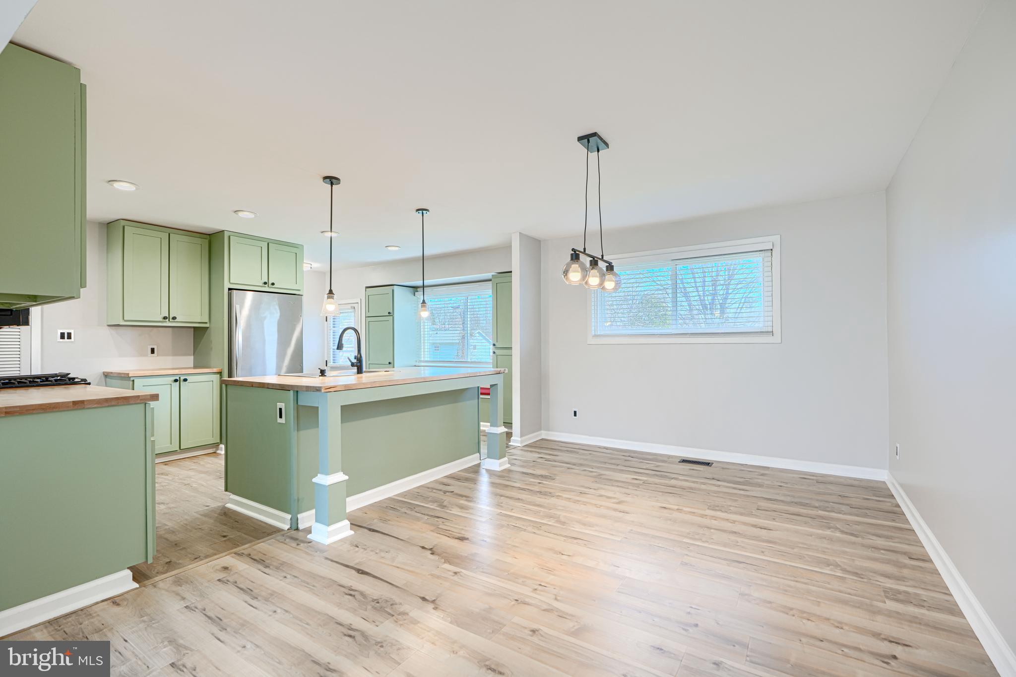 WINDSOR  MILL - Residential