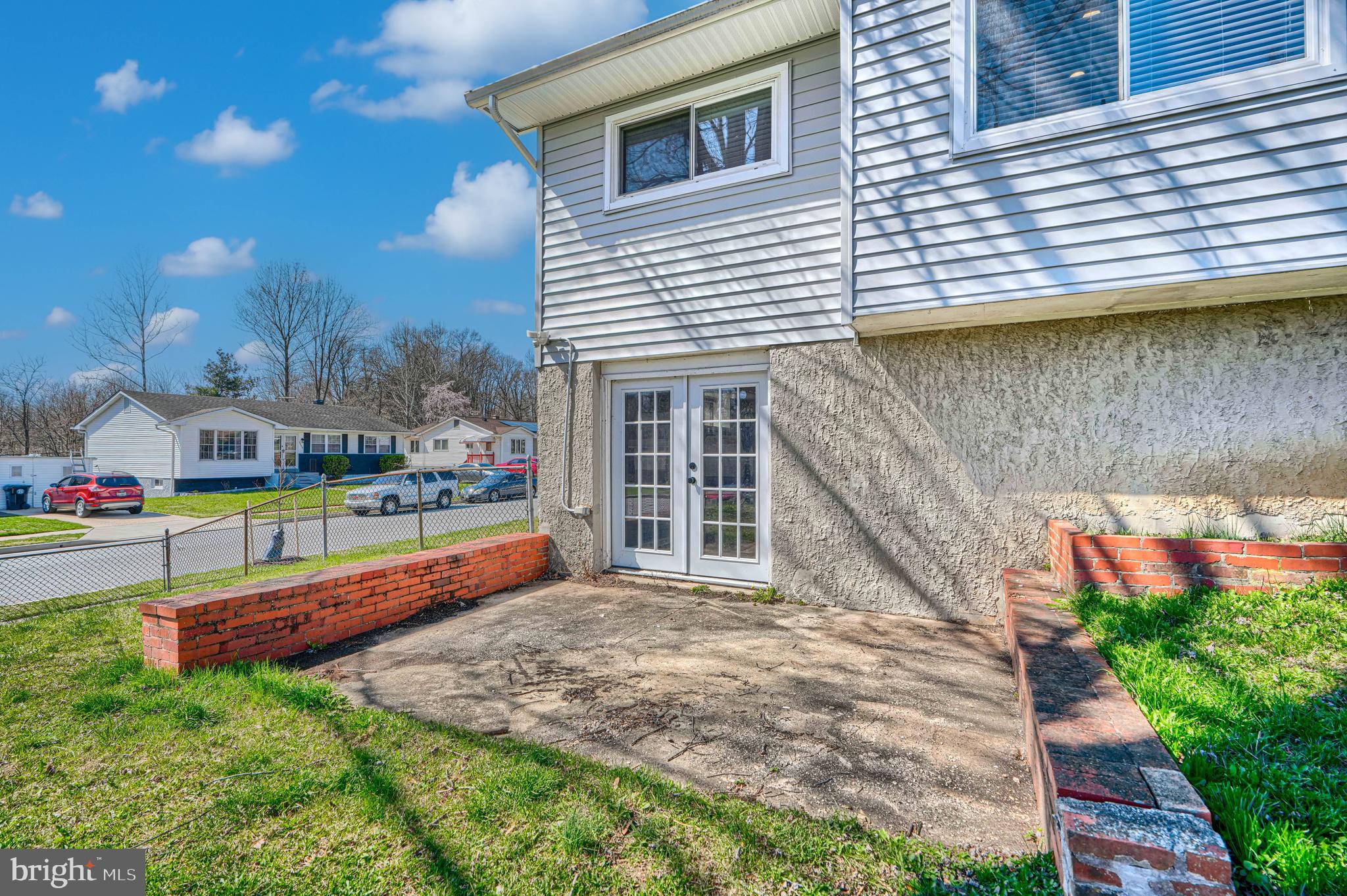 WINDSOR  MILL - Residential