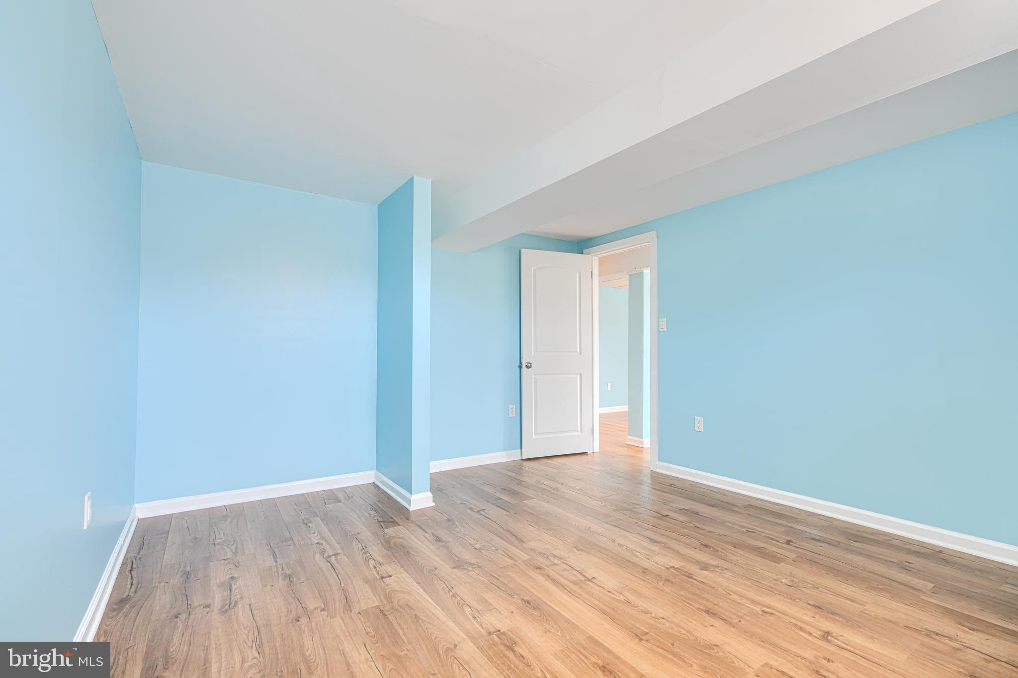 WINDSOR  MILL - Residential