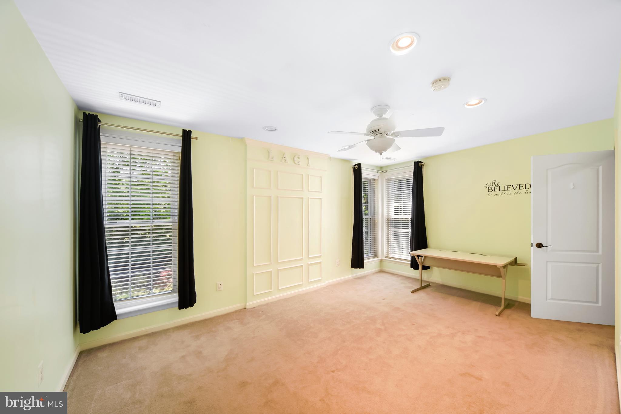 VINEYARD OAK NORTH - Residential