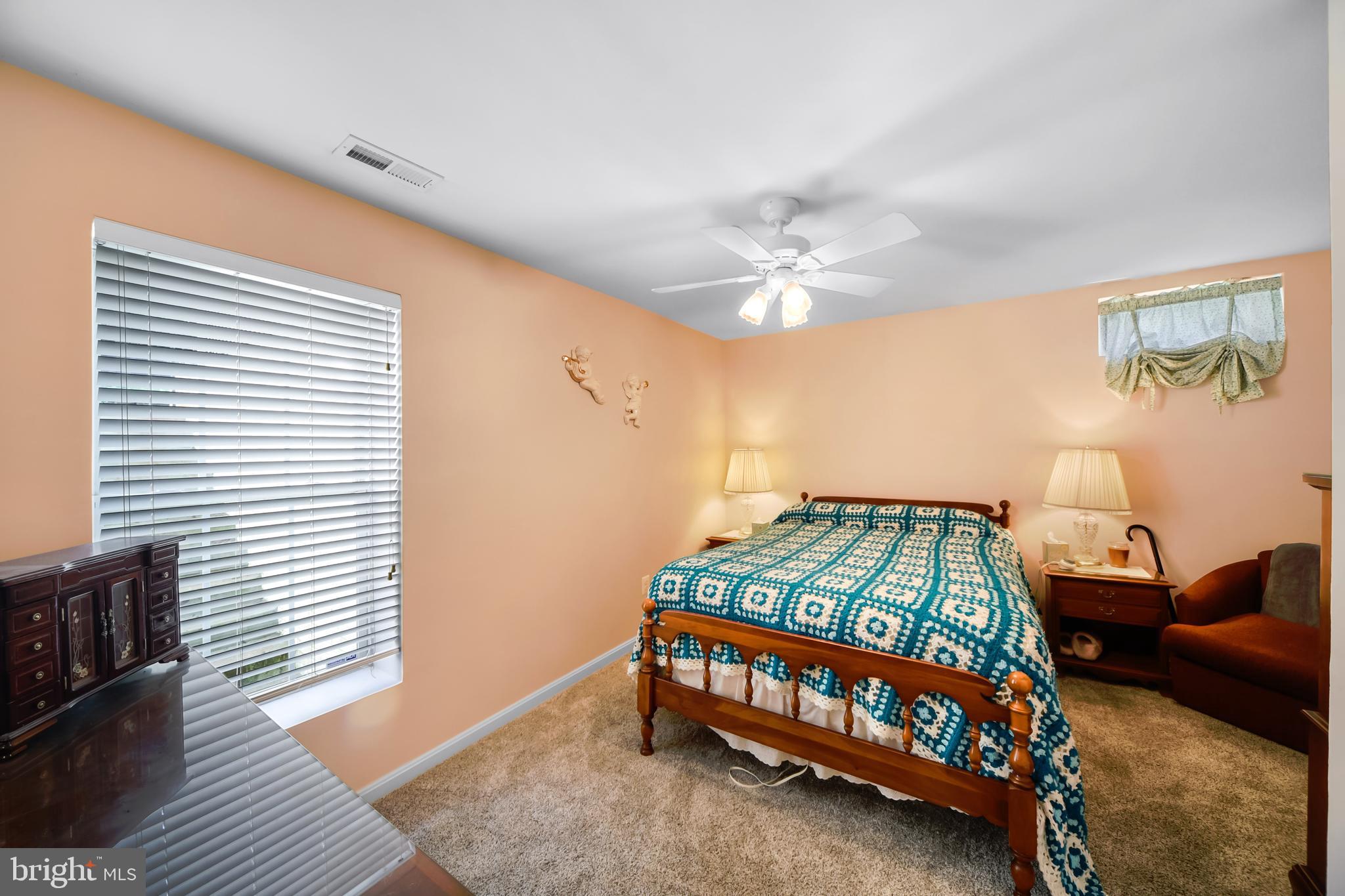 VINEYARD OAK NORTH - Residential