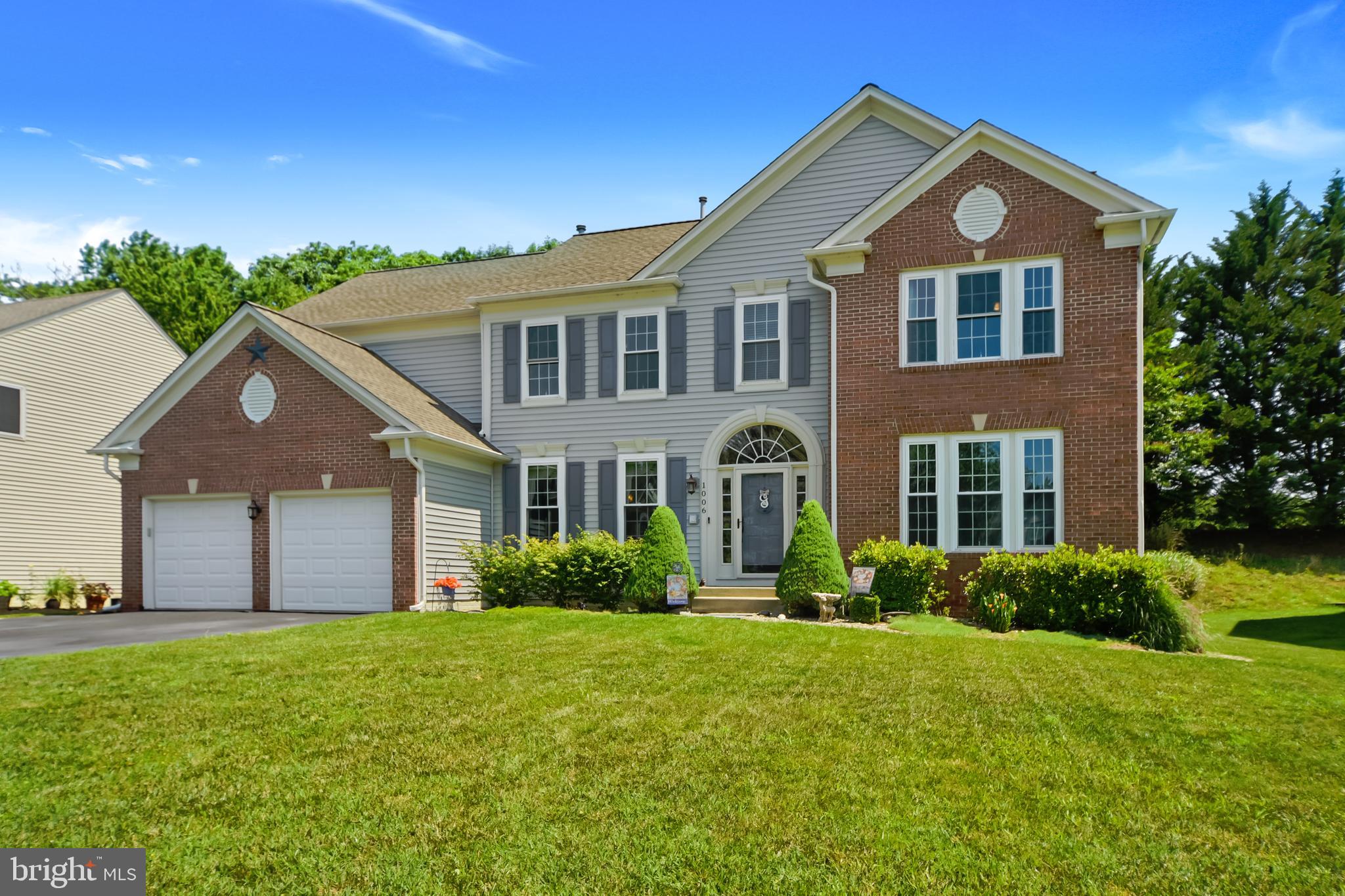 Nicely maintained and updated 6 BR * 4 1/2 BA Colonial Home in Vineyard Oak North. Main level with open floor plan, gleaming hardwood floors, crown molding, recessed lighting. 2-story entrance foyer with double french doors to office and open to the formal dining room. The kitchen has 42" white cabinets, granite counters, tile backsplash, kitchen island and breakfast bar, and stainless steel appliances. There is a gas fireplace with marble surround in the family room that opens to the living room. Brand new carpet in all of the second level bedrooms. Double door entry into the Primary Bedroom Suite; primary bathroom with soaking tub, separate shower, and large walk-in closet. Bedroom No. 3 has its own private bath and there is a Jack-n-Jill bathroom for Bedroom No. 4 and No. 5. The lower level has a family room, bedroom, bathroom, storage room, and outside entrance walk-up to rear yard. Enjoy the sunny days on the rear composition deck. Updates include roof (2016), vinyl siding wrapped in Tyvek (2023), lower level carpet with moisture barrier (2020); resealed driveway (2023). Come see this gem today! See MLS documents for detailed brochure and Seller disclosures.