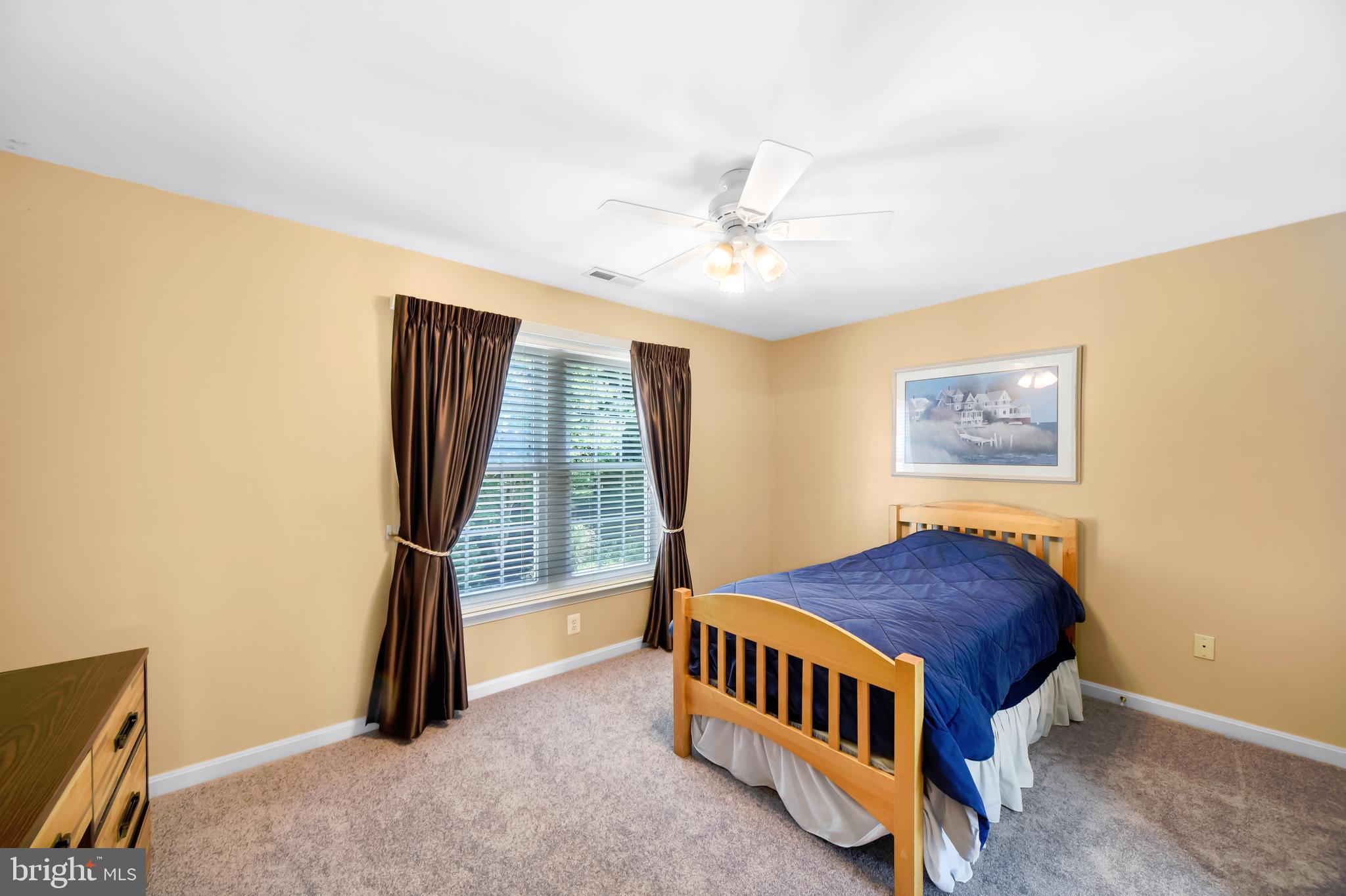 VINEYARD OAK NORTH - Residential