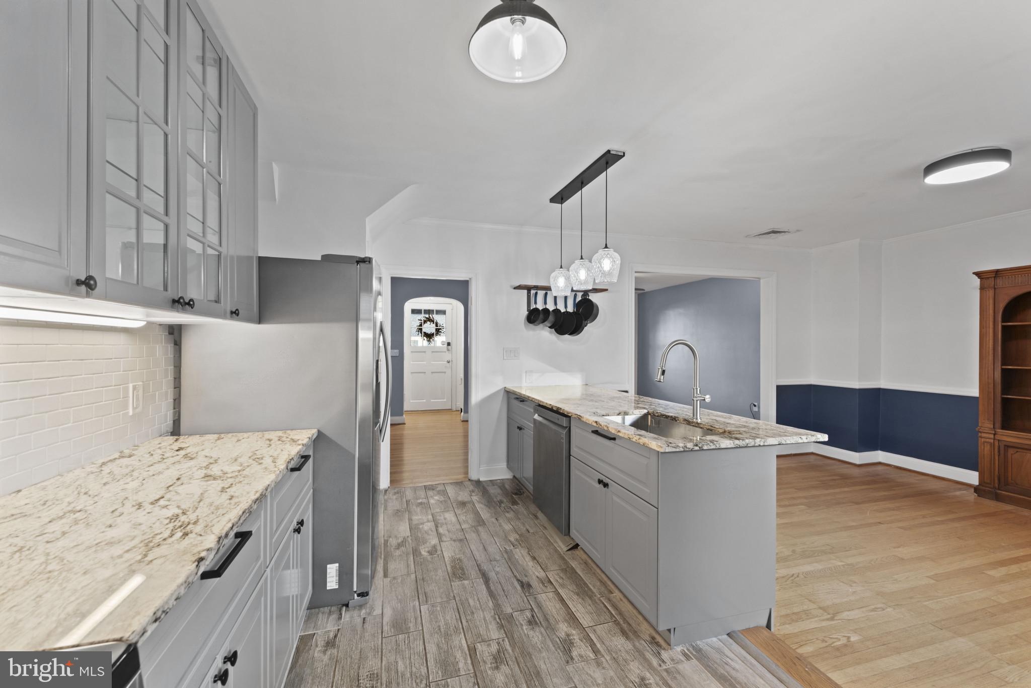 EDNOR GARDENS - LAKESIDE - Residential