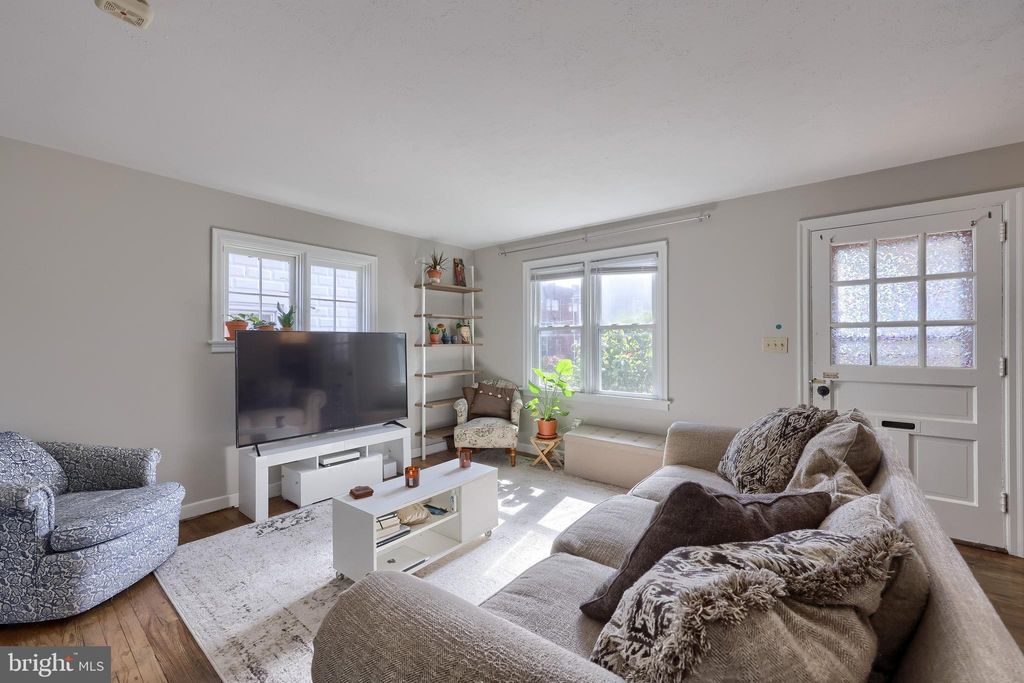 Photo of 127 Lincoln Street, LANCASTER, PA 17603 (MLS # PALA2078136)
