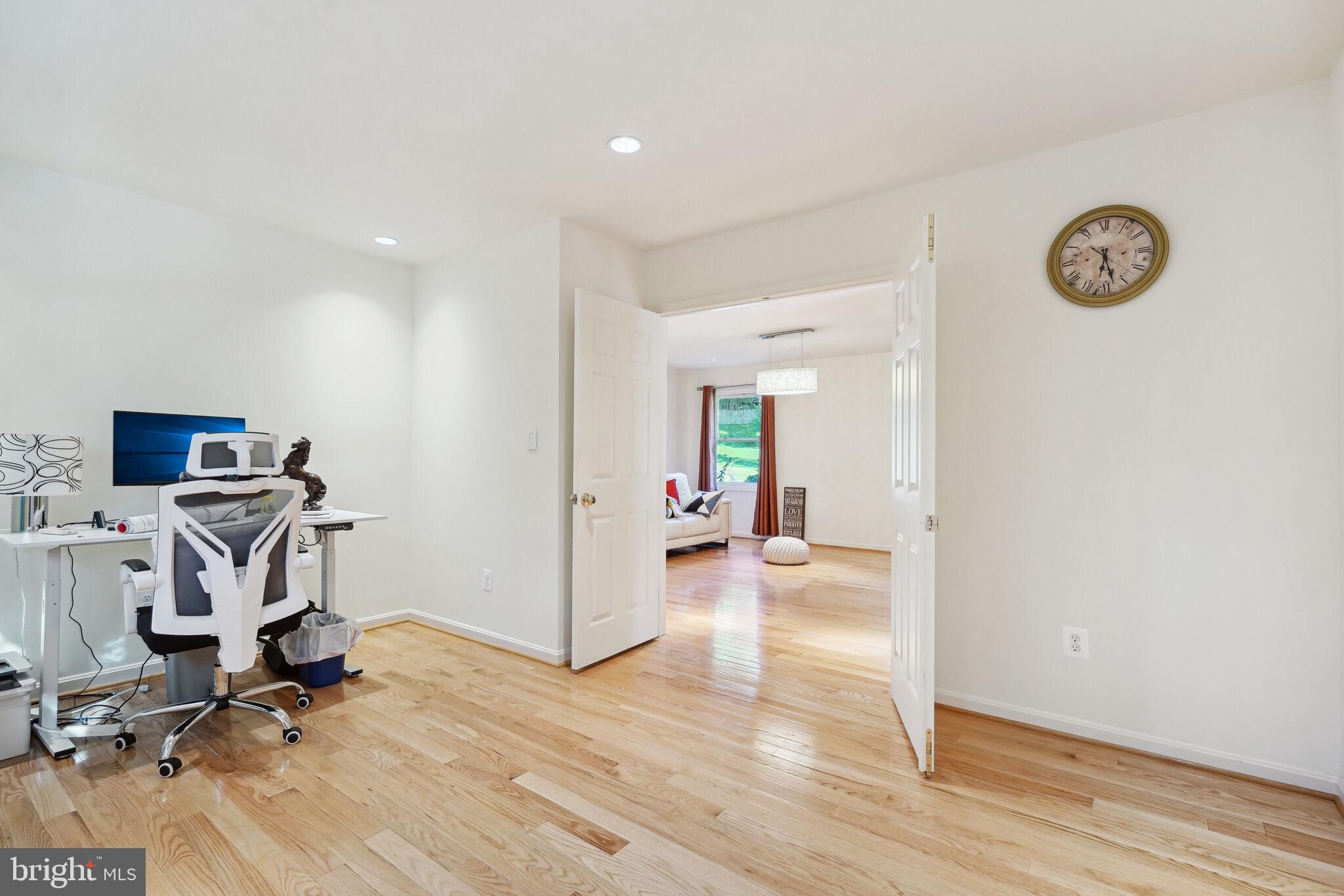 DEVON PARK - Residential