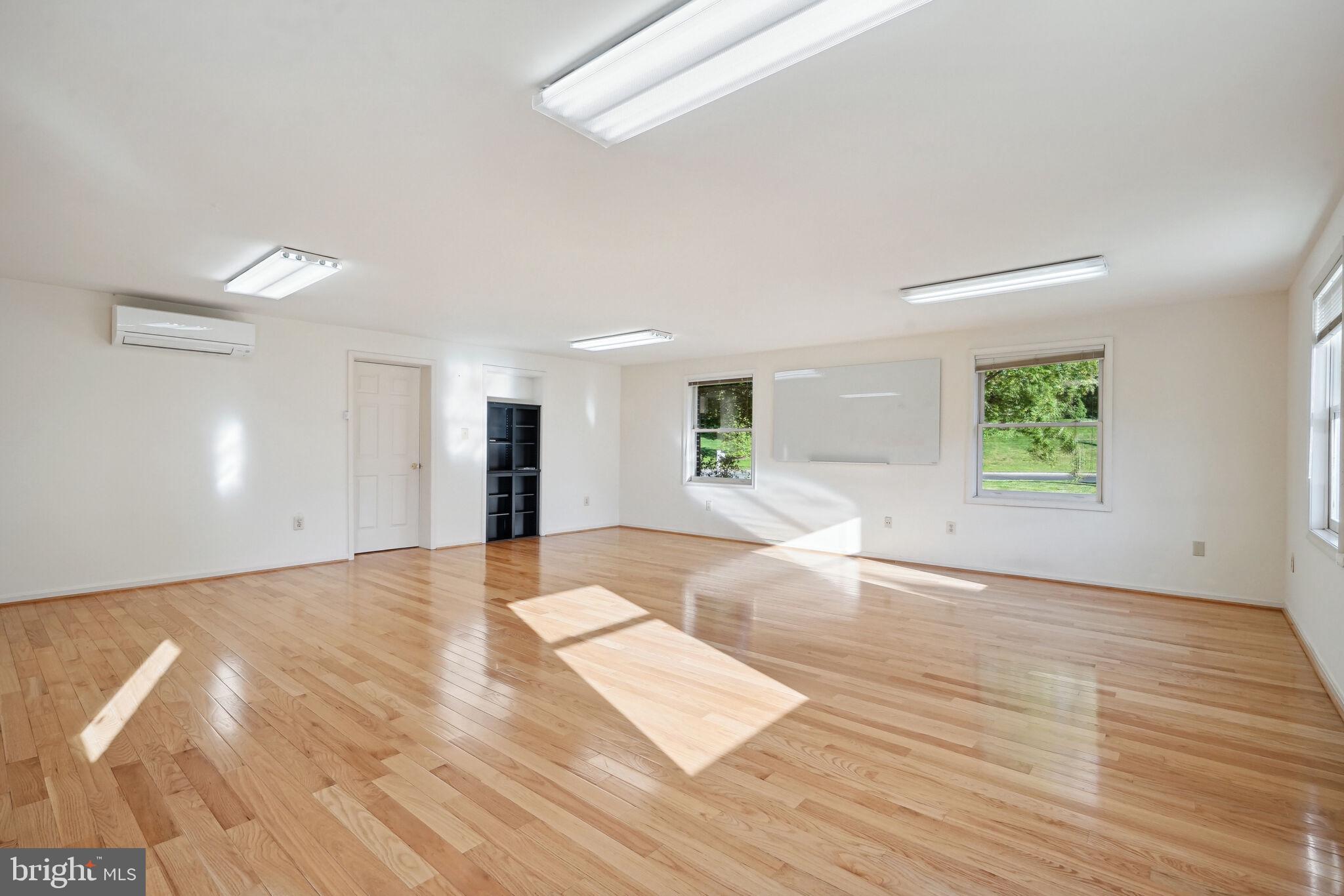 DEVON PARK - Residential