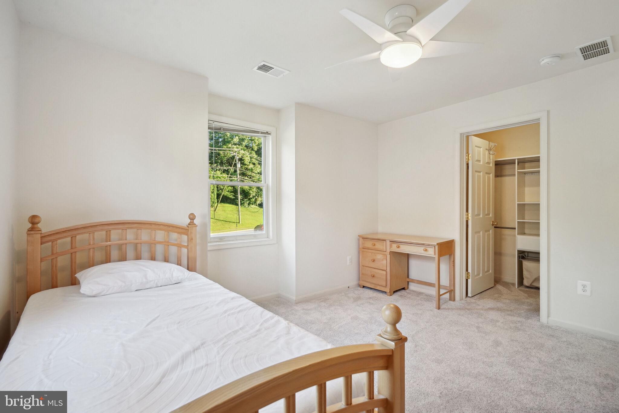 DEVON PARK - Residential