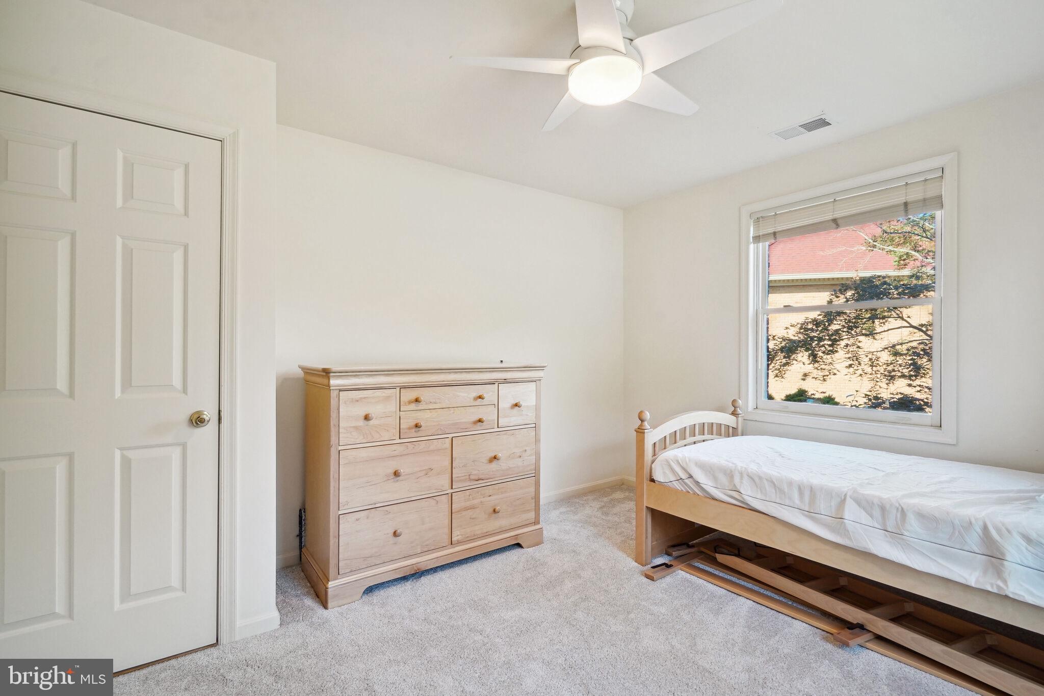 DEVON PARK - Residential