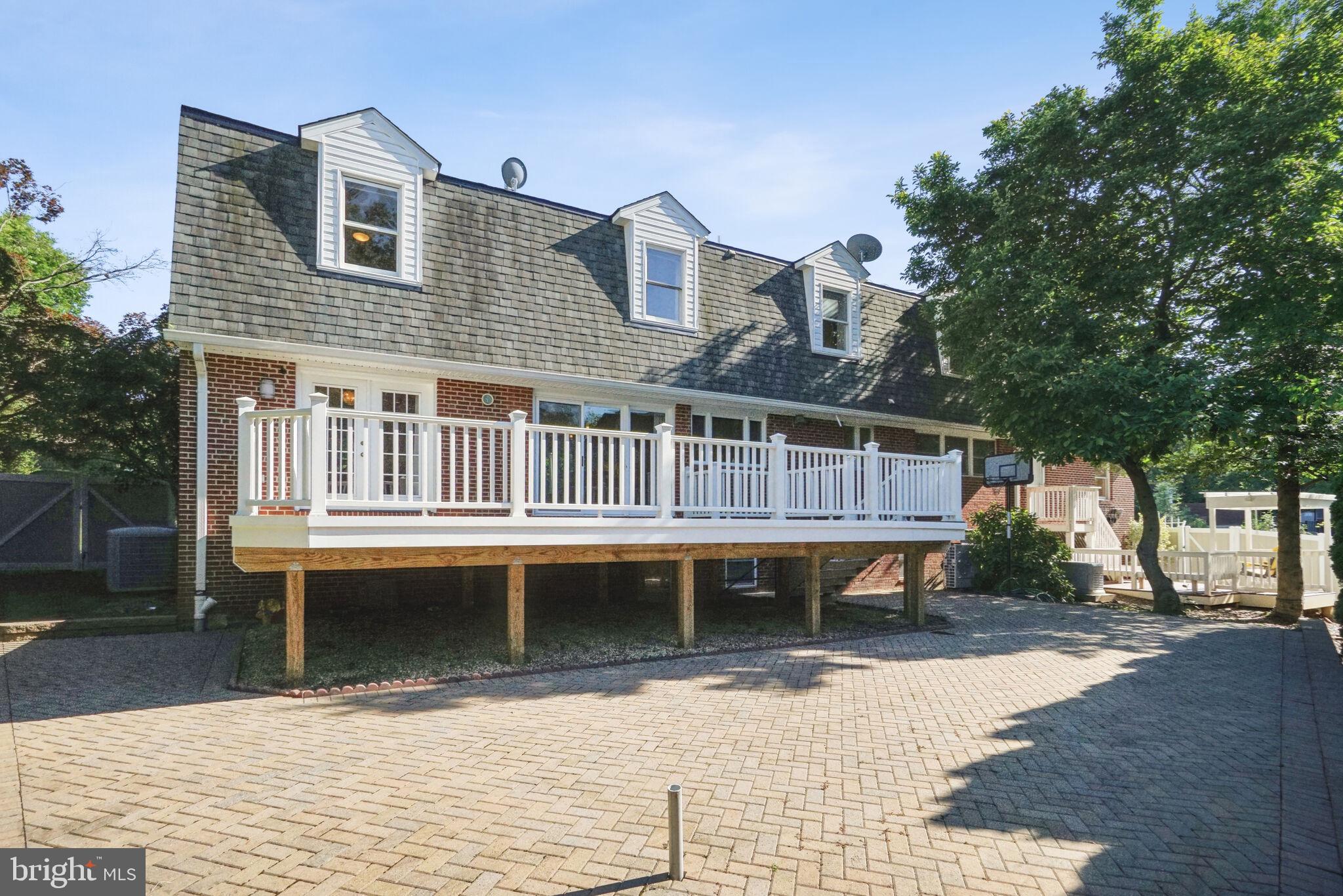 DEVON PARK - Residential