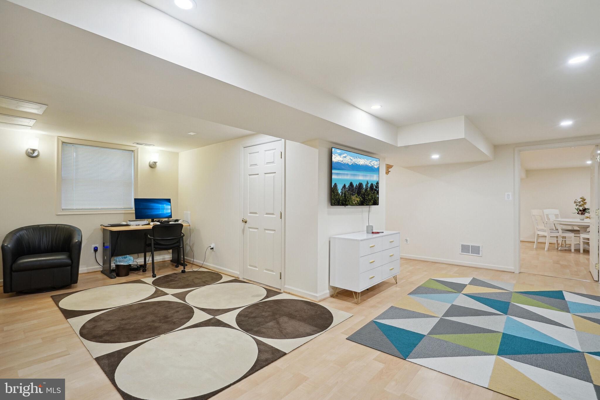 DEVON PARK - Residential