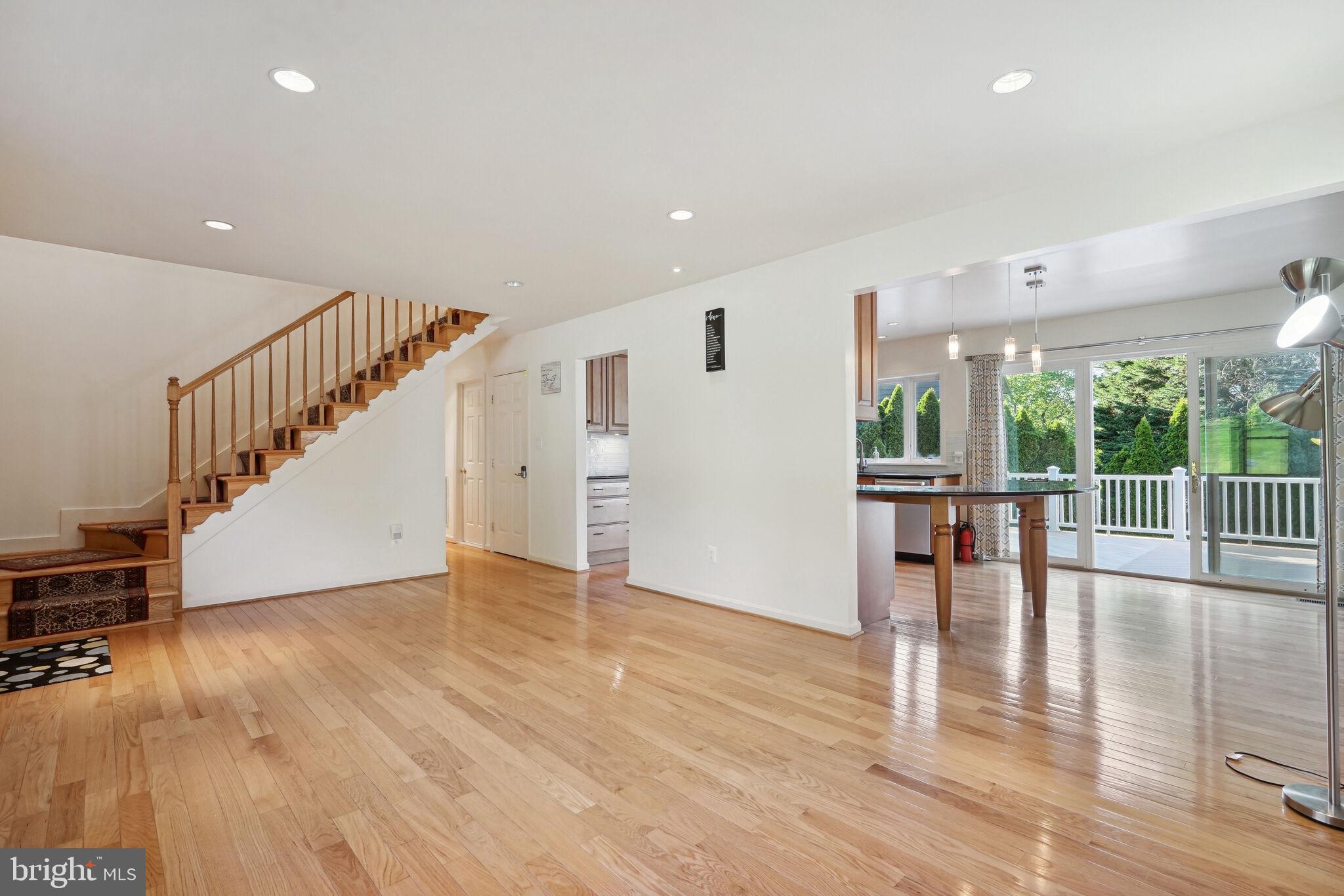 DEVON PARK - Residential