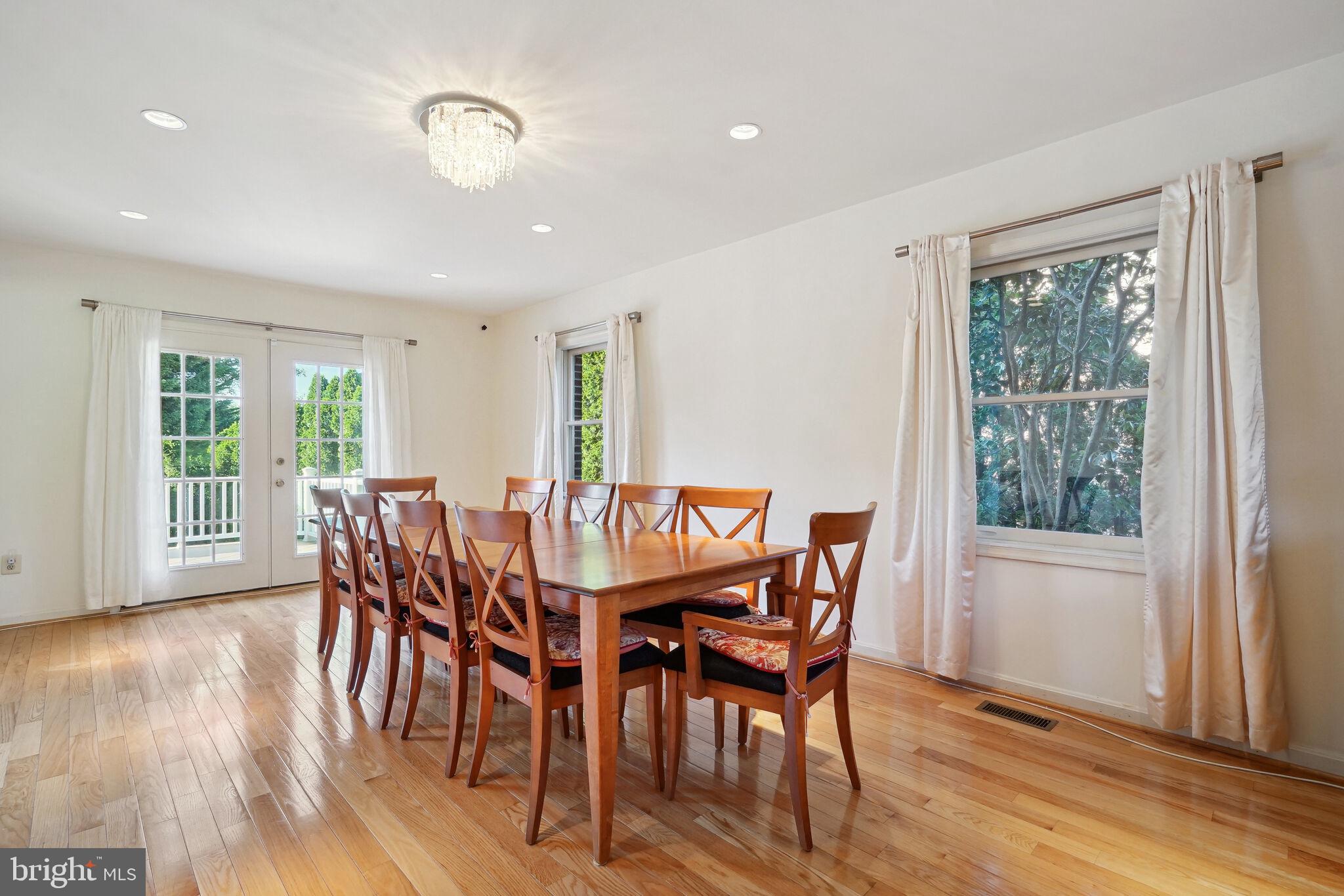 DEVON PARK - Residential