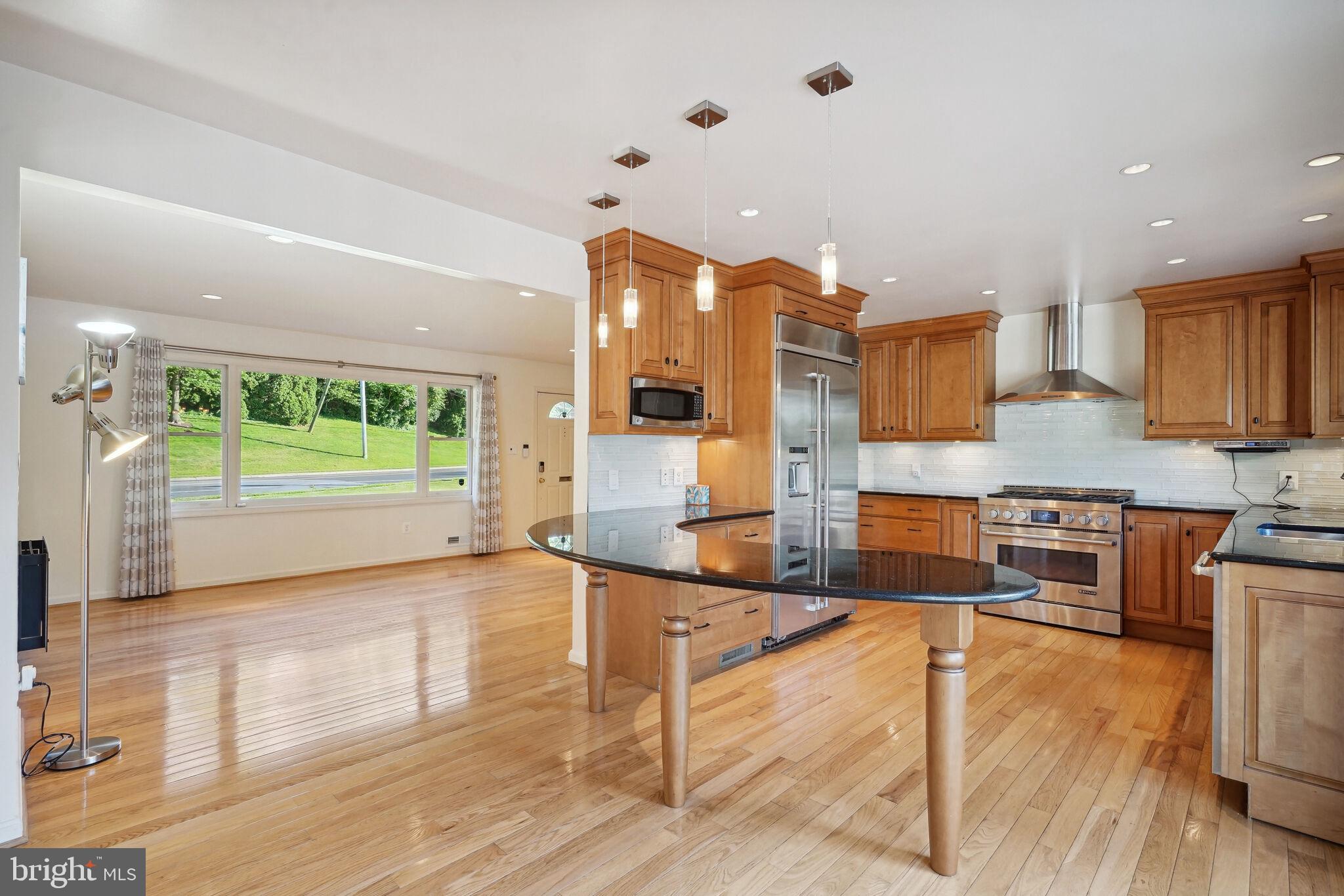 DEVON PARK - Residential