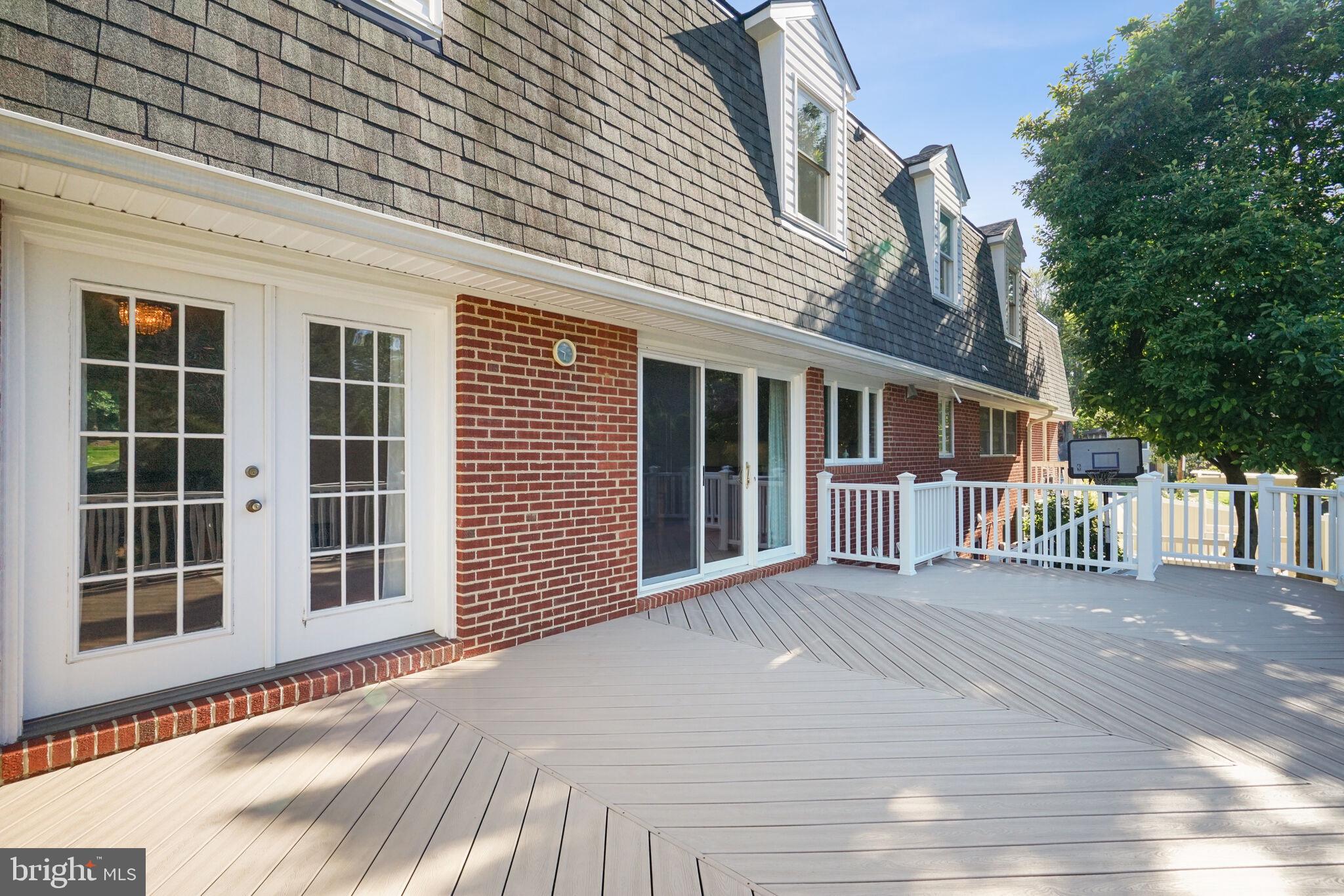 DEVON PARK - Residential