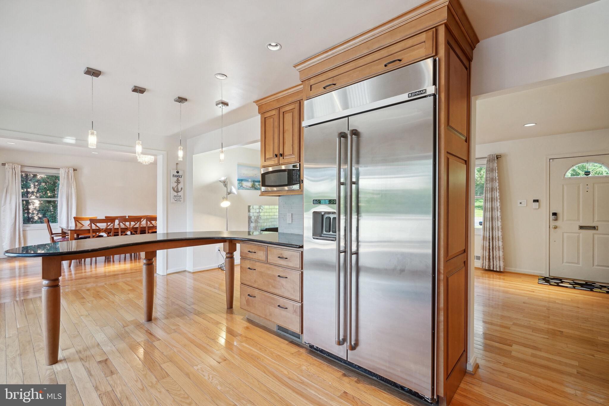 DEVON PARK - Residential