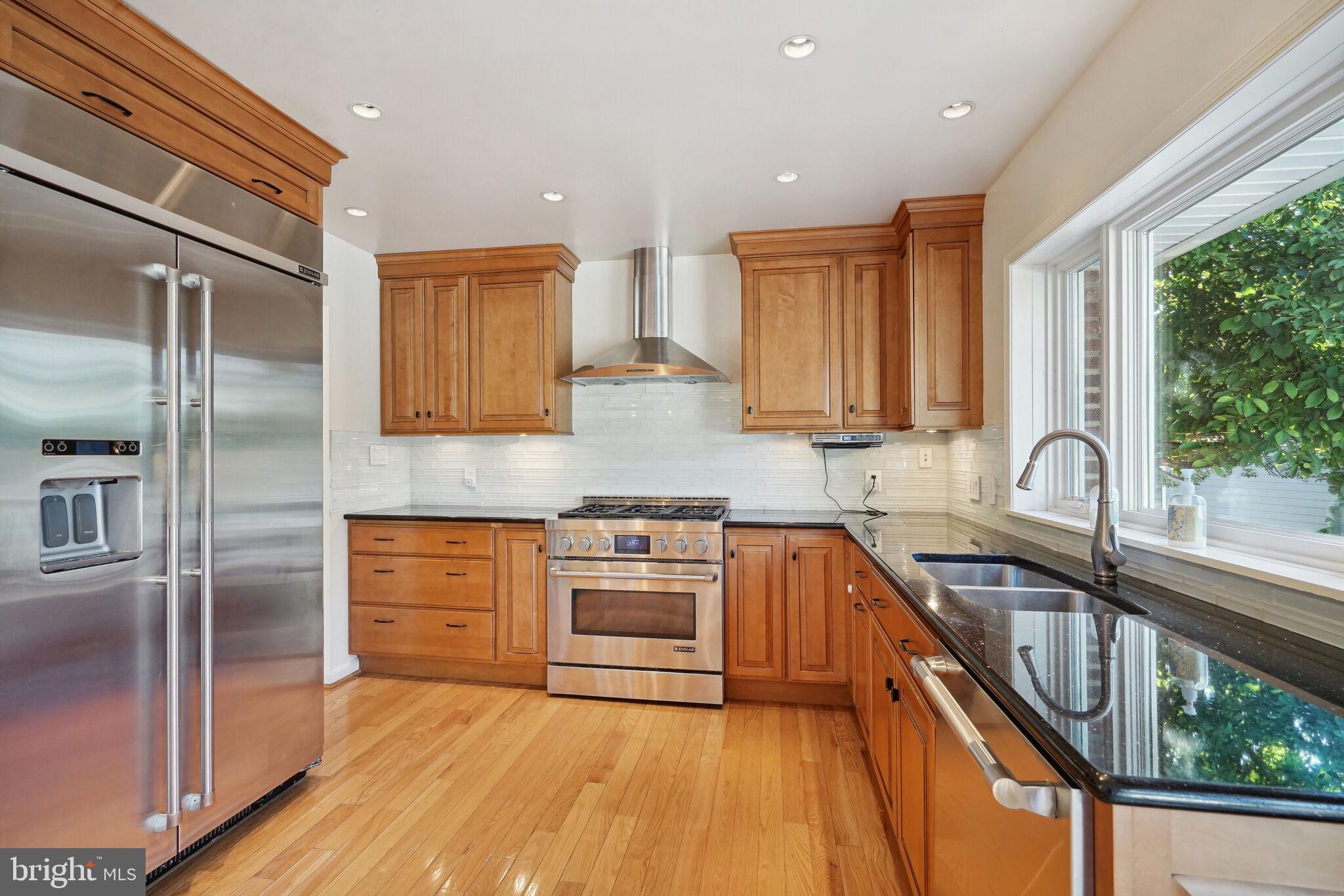 DEVON PARK - Residential