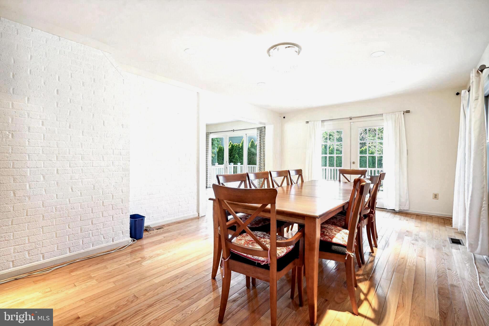 DEVON PARK - Residential