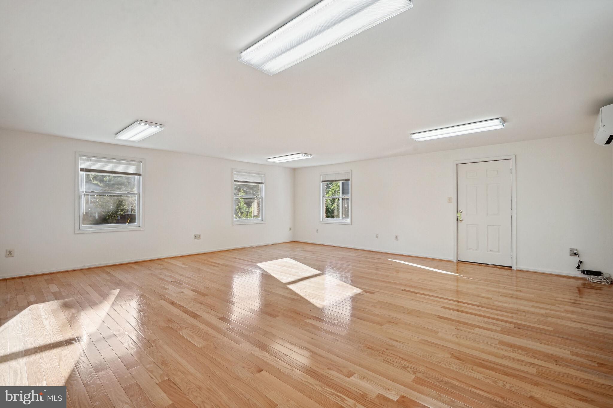 DEVON PARK - Residential