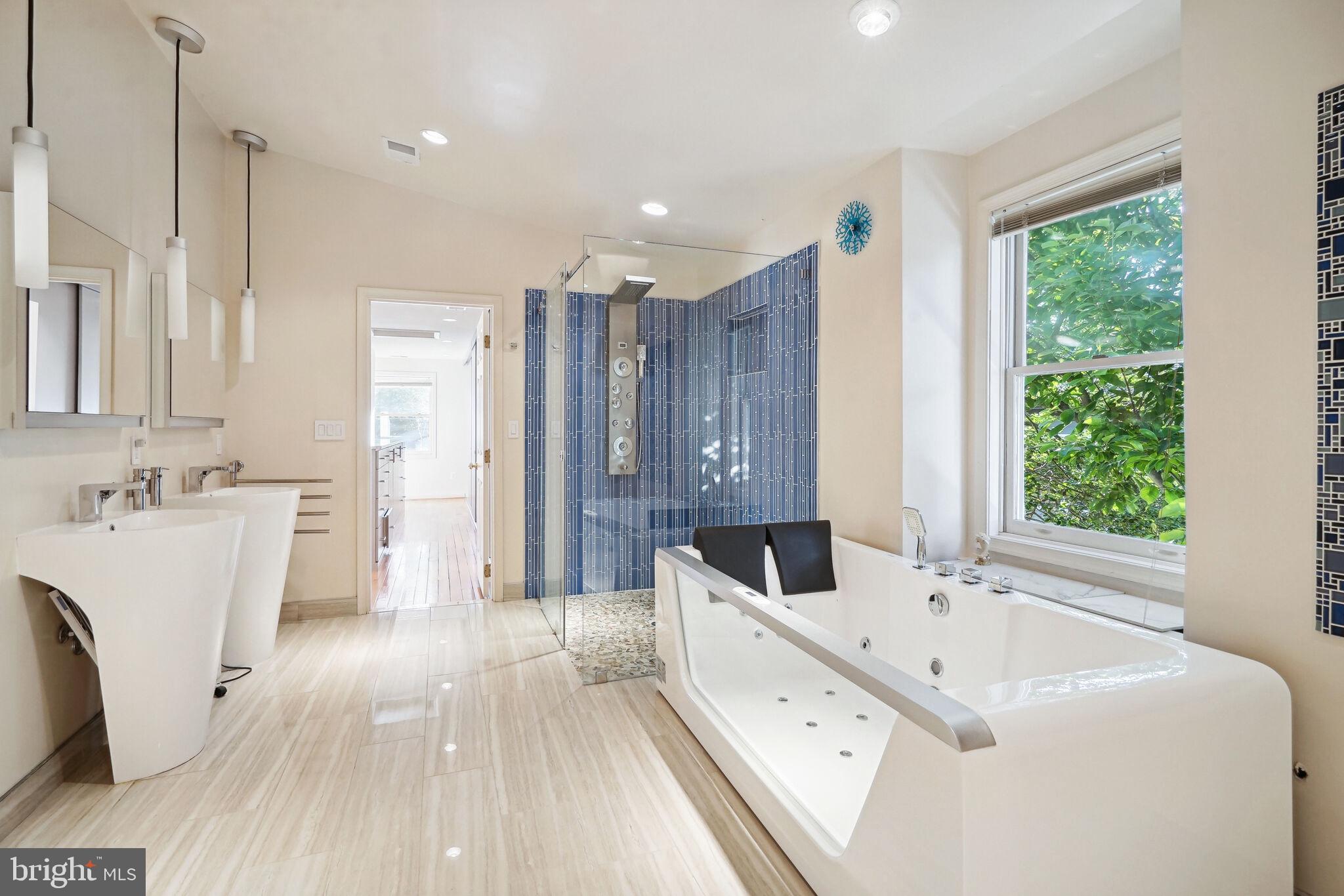 DEVON PARK - Residential