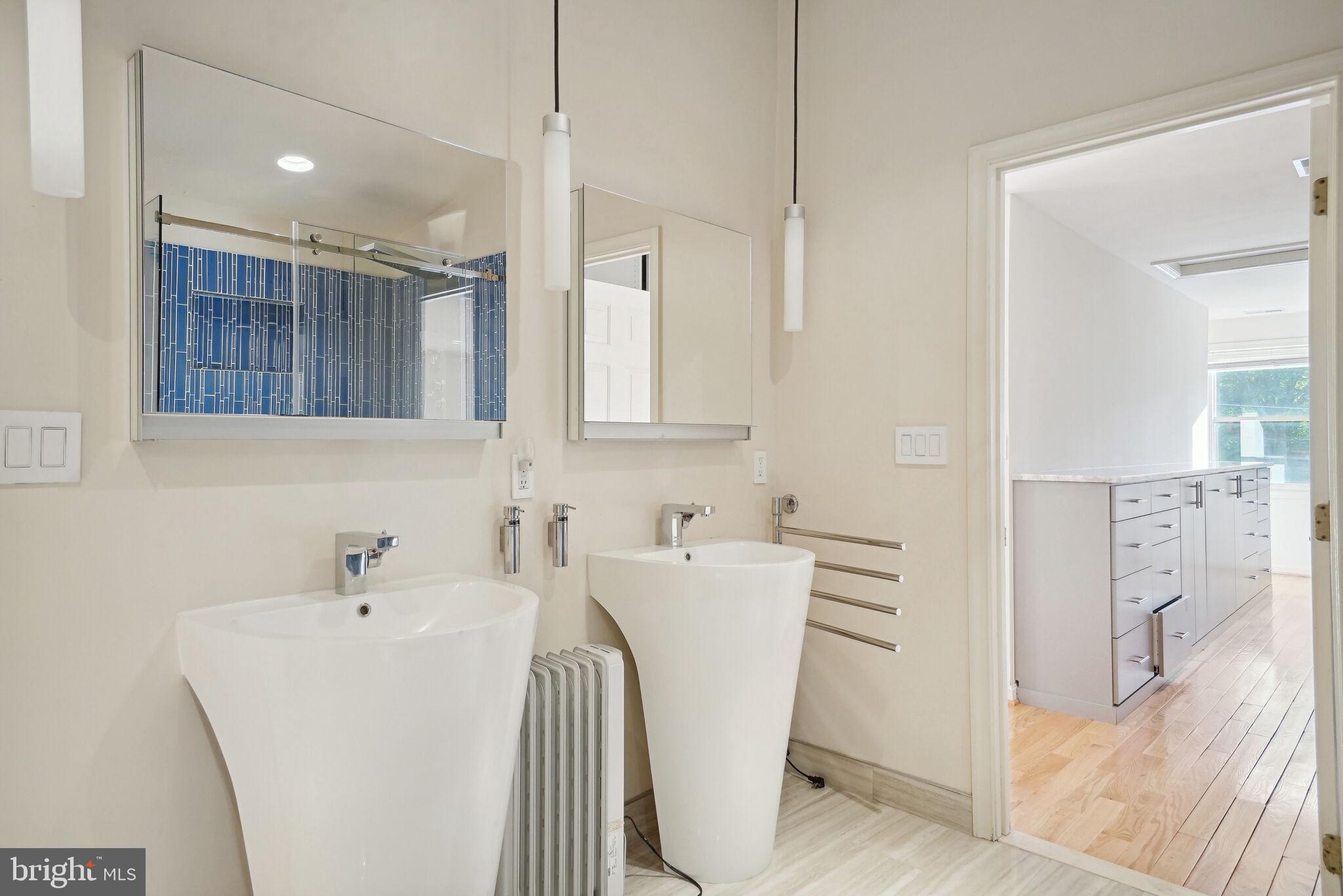 DEVON PARK - Residential