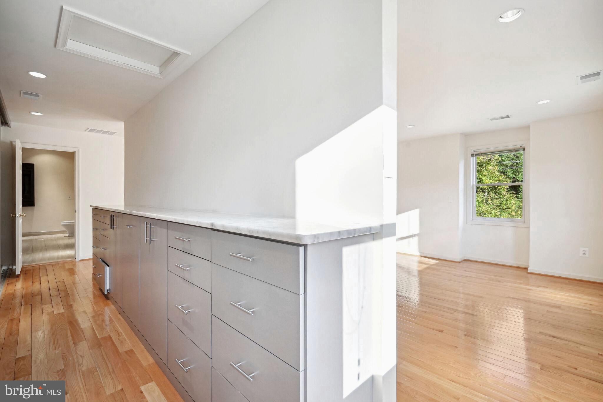 DEVON PARK - Residential