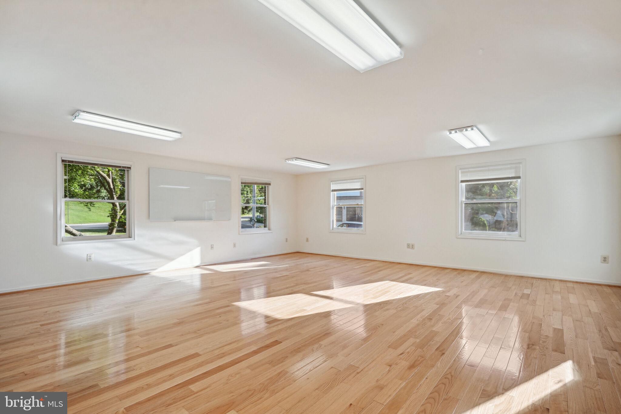 DEVON PARK - Residential