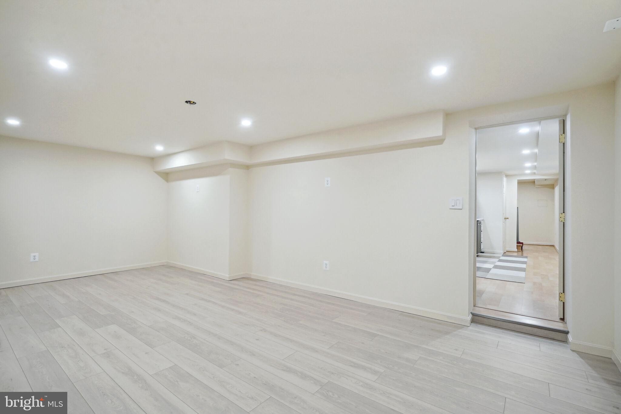 DEVON PARK - Residential