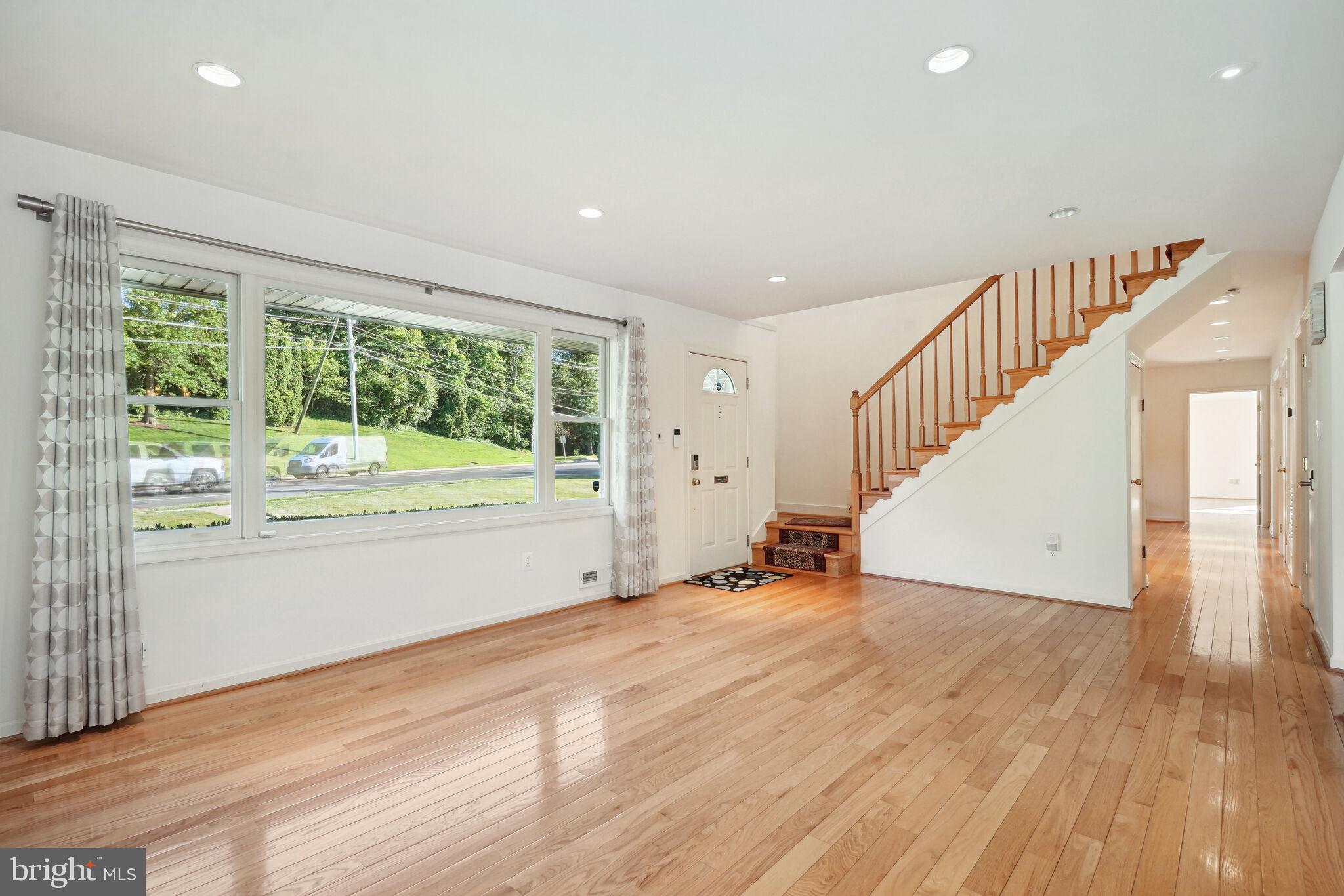 DEVON PARK - Residential