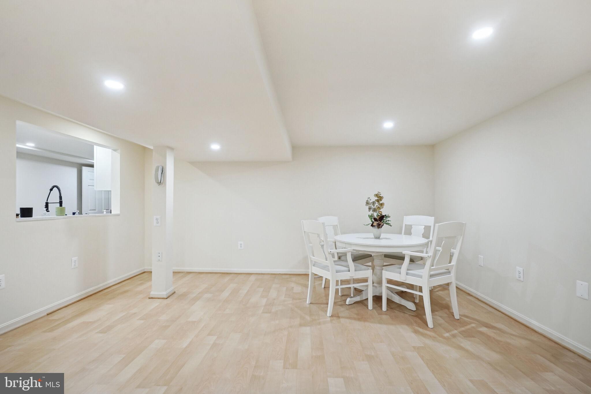 DEVON PARK - Residential