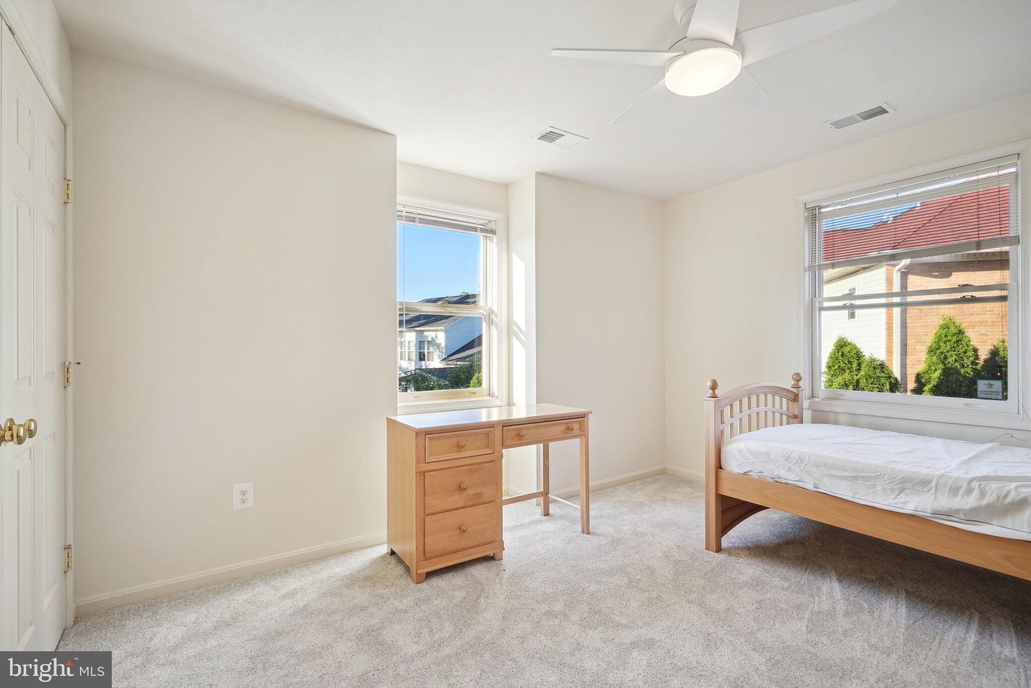 DEVON PARK - Residential