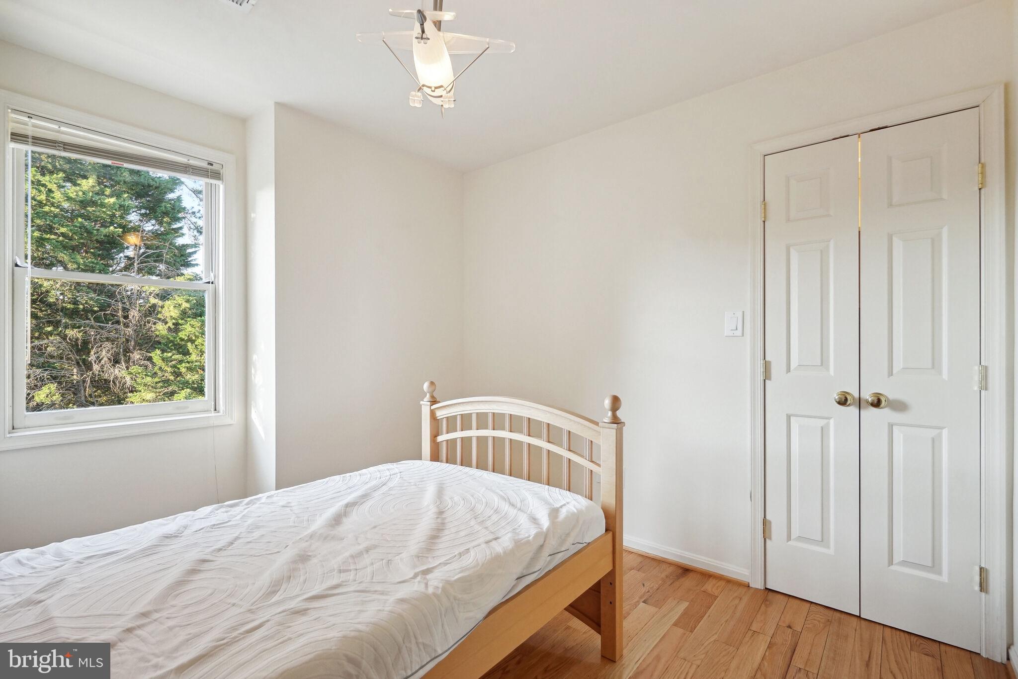 DEVON PARK - Residential