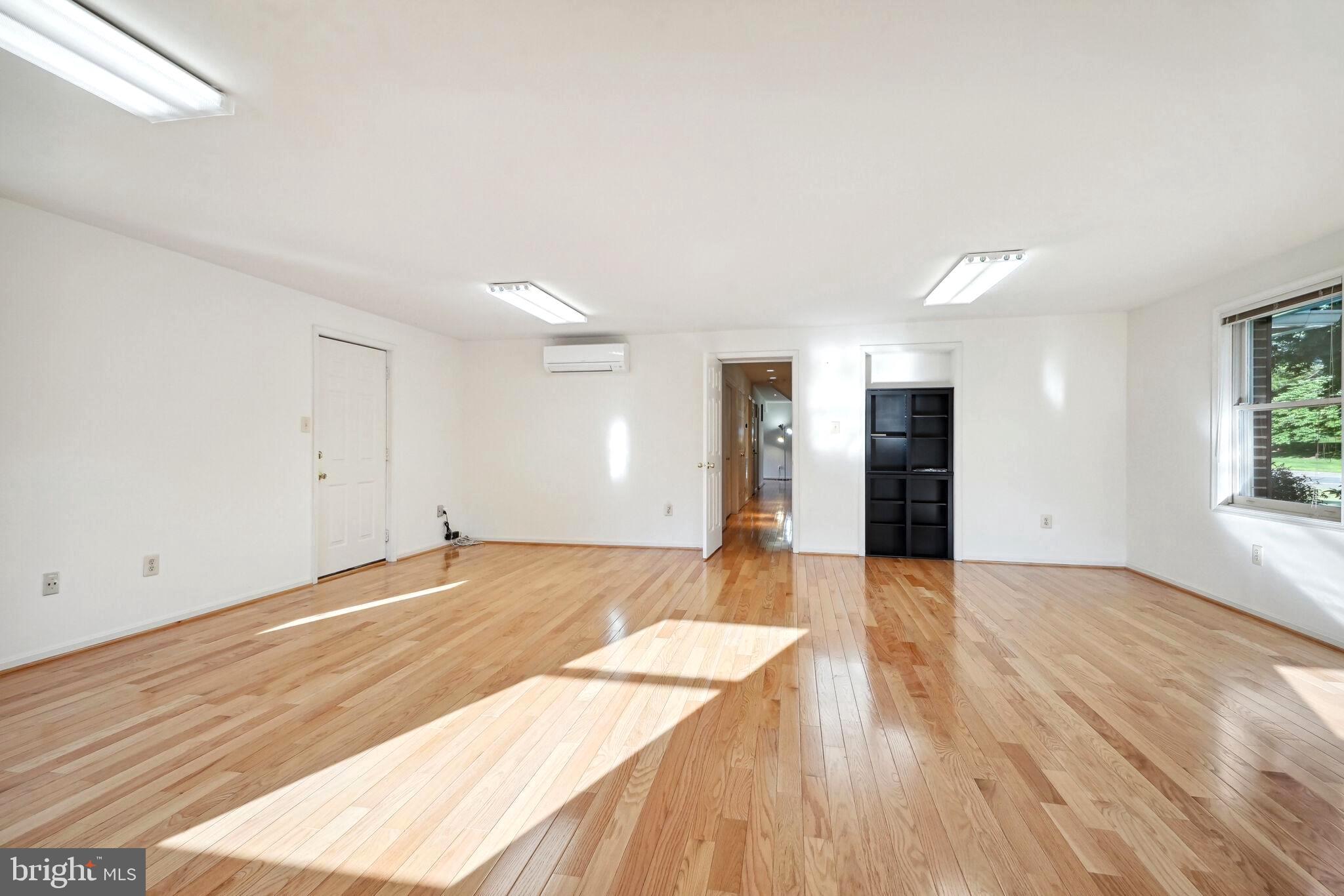 DEVON PARK - Residential