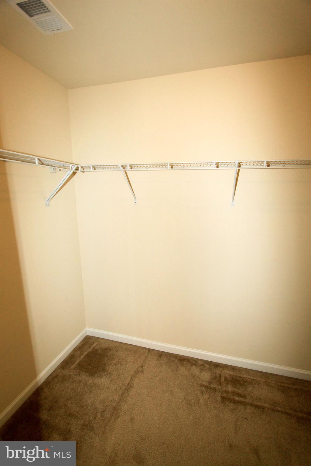 LAKELAND PLACE - Residential Lease