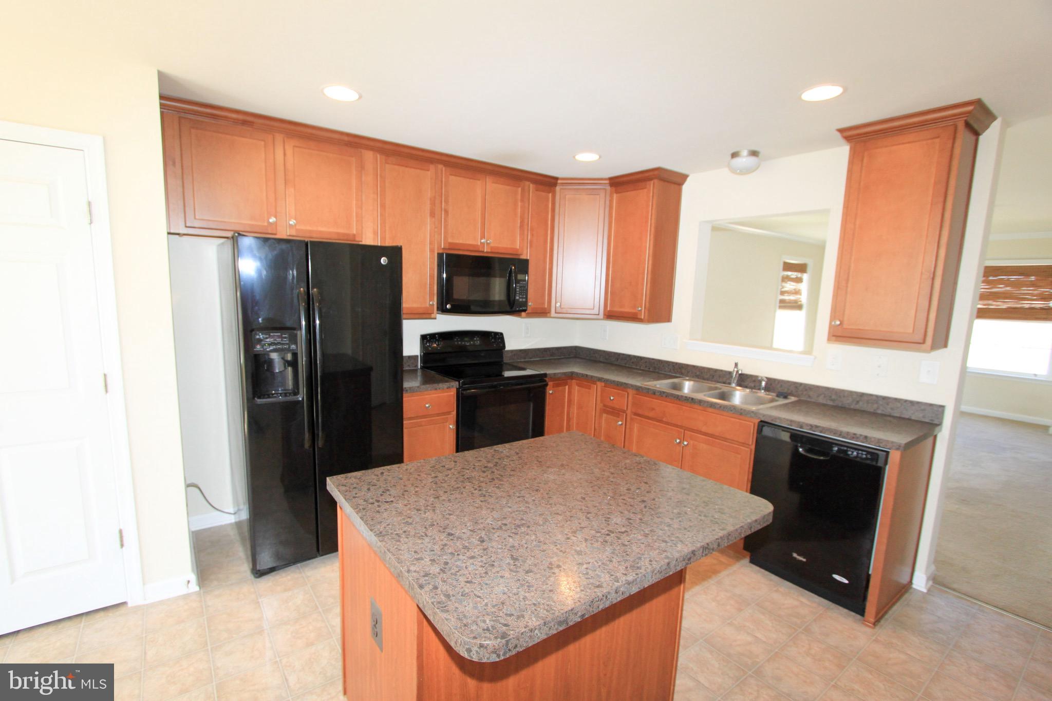 LAKELAND PLACE - Residential Lease