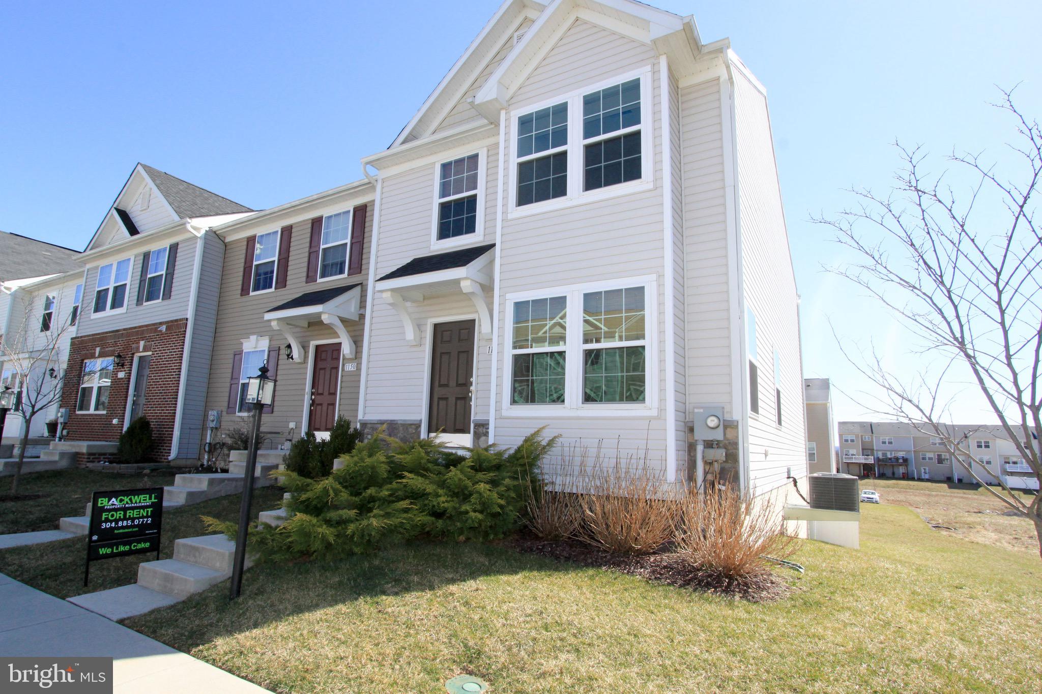 LAKELAND PLACE - Residential Lease