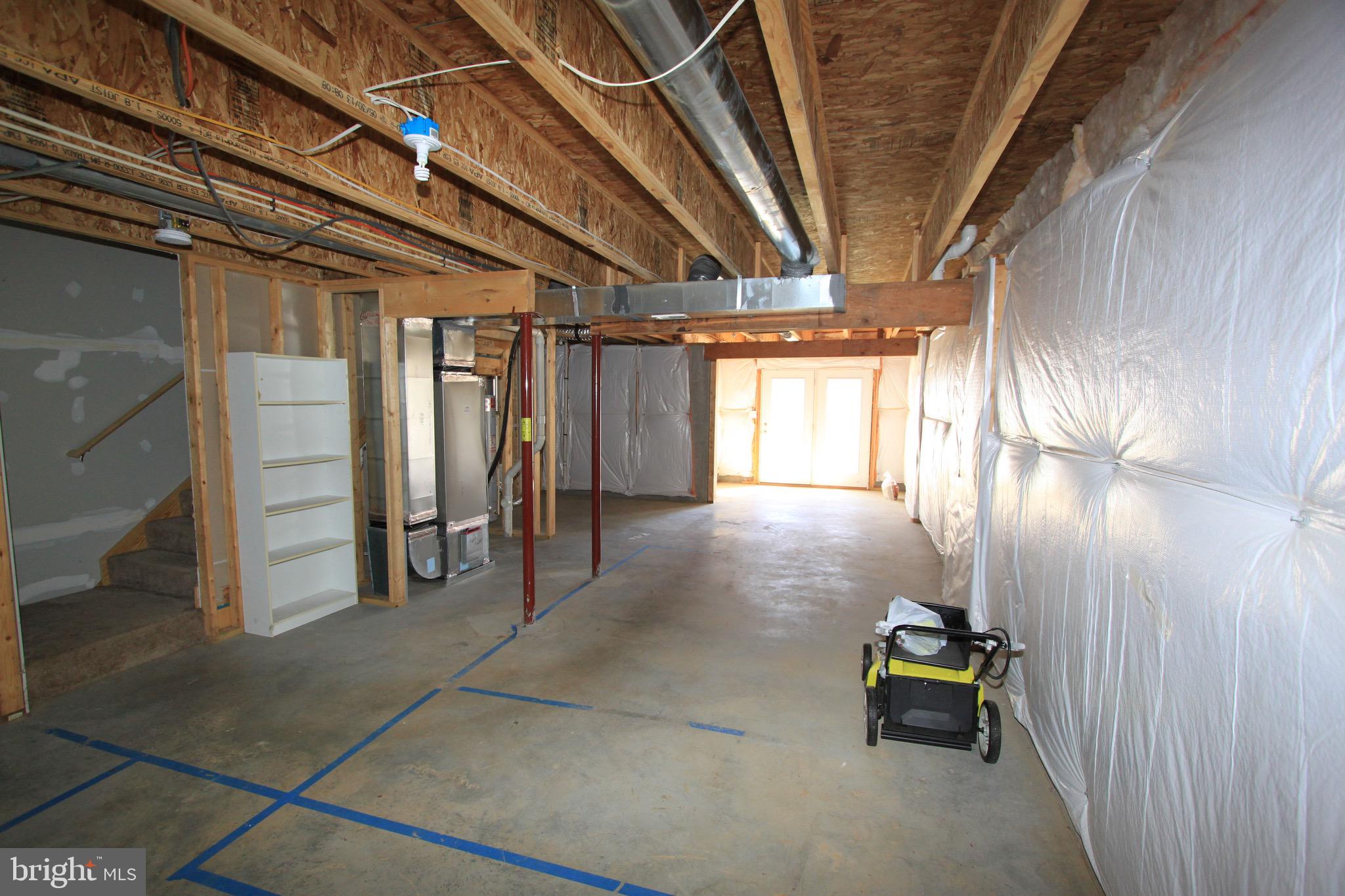 LAKELAND PLACE - Residential Lease