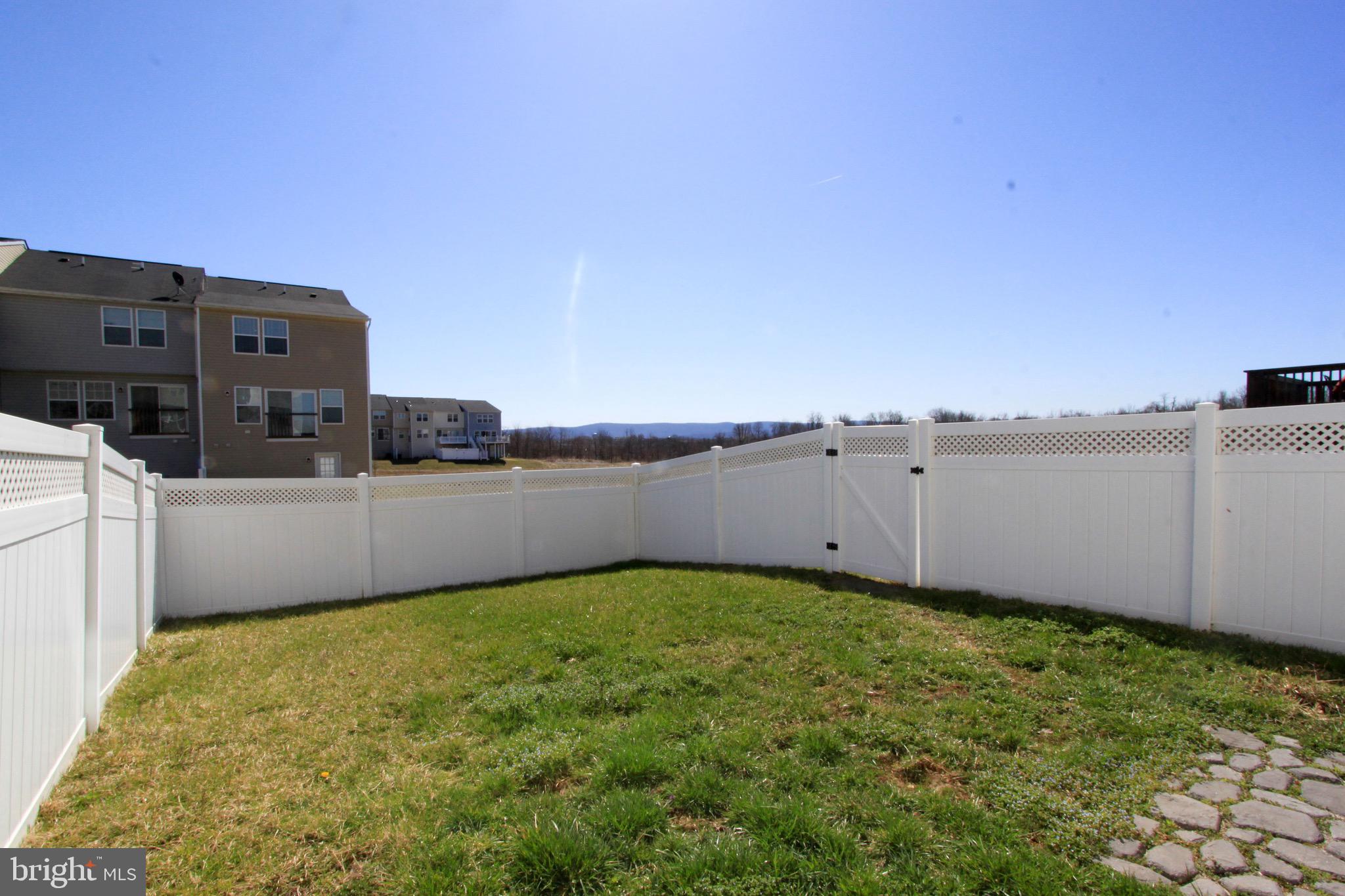 LAKELAND PLACE - Residential Lease