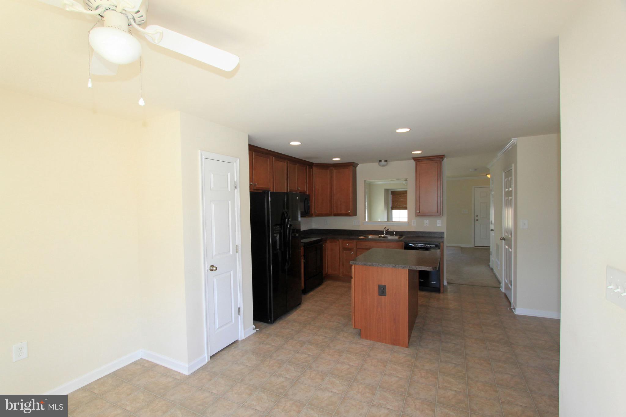 LAKELAND PLACE - Residential Lease