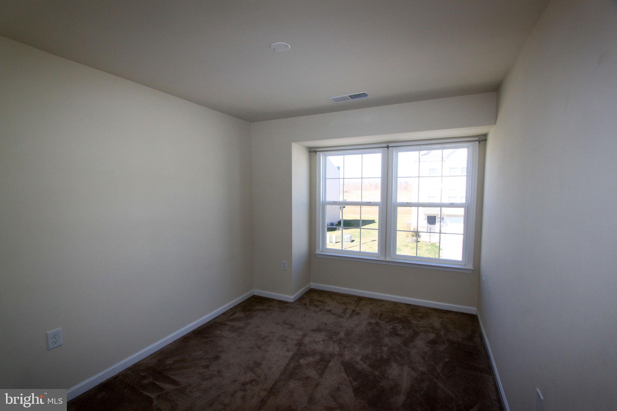 LAKELAND PLACE - Residential Lease