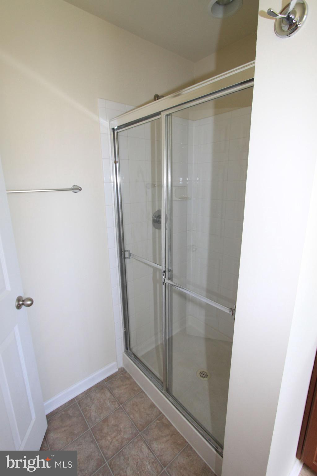 LAKELAND PLACE - Residential Lease