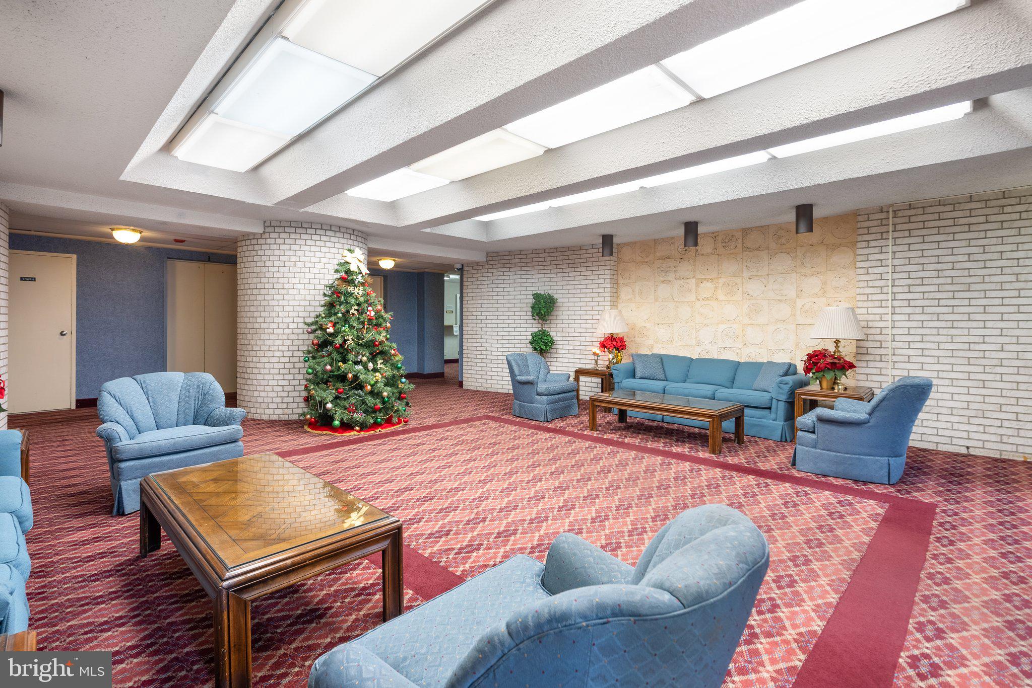 COLUMBIA TOWERS - Residential