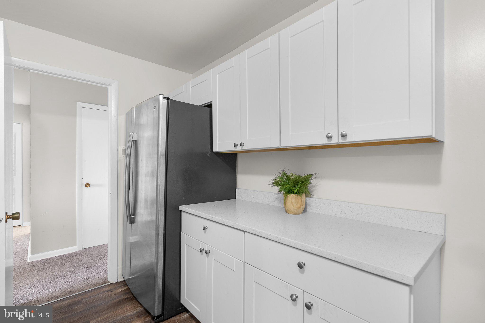 COLUMBIA TOWERS - Residential