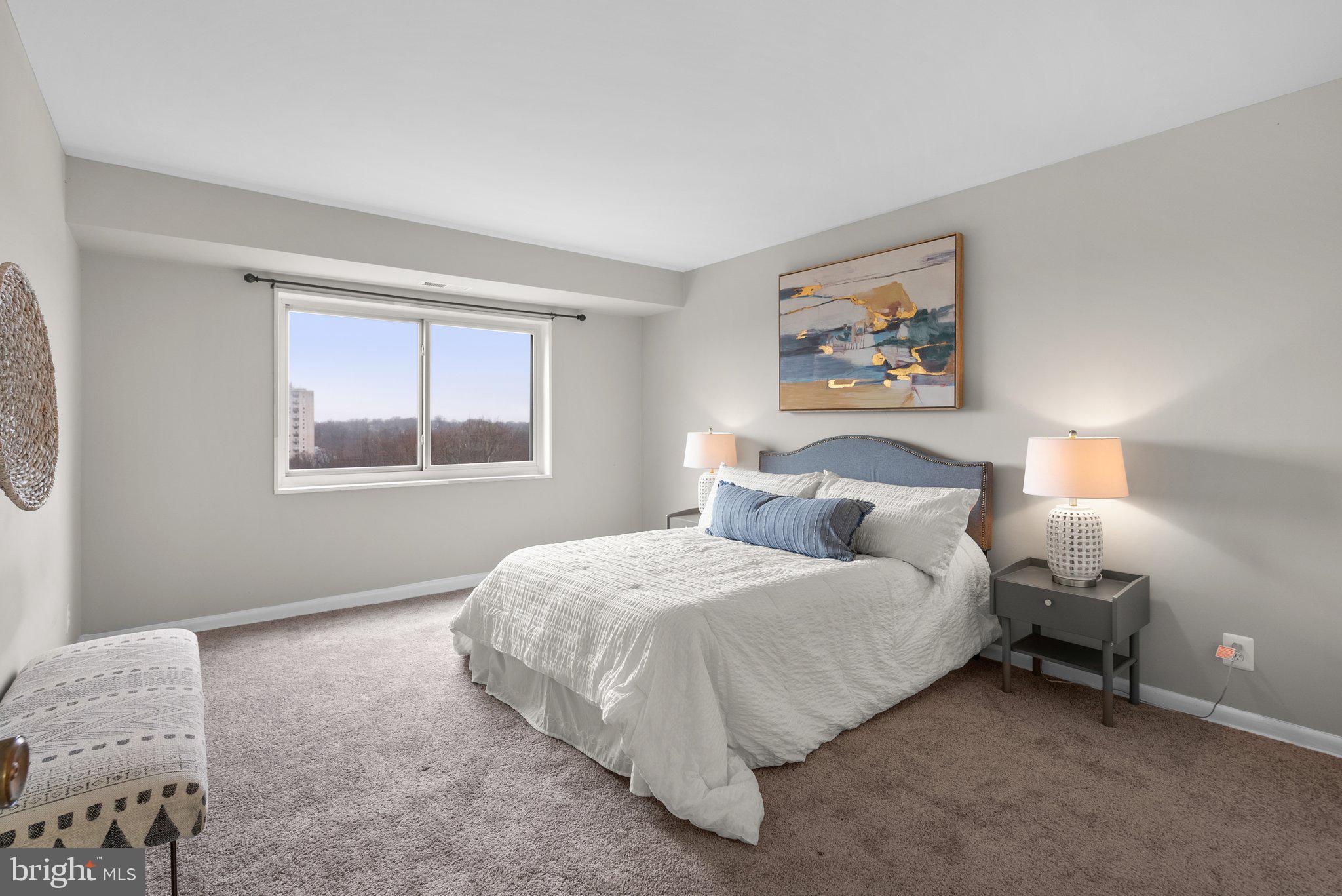 COLUMBIA TOWERS - Residential