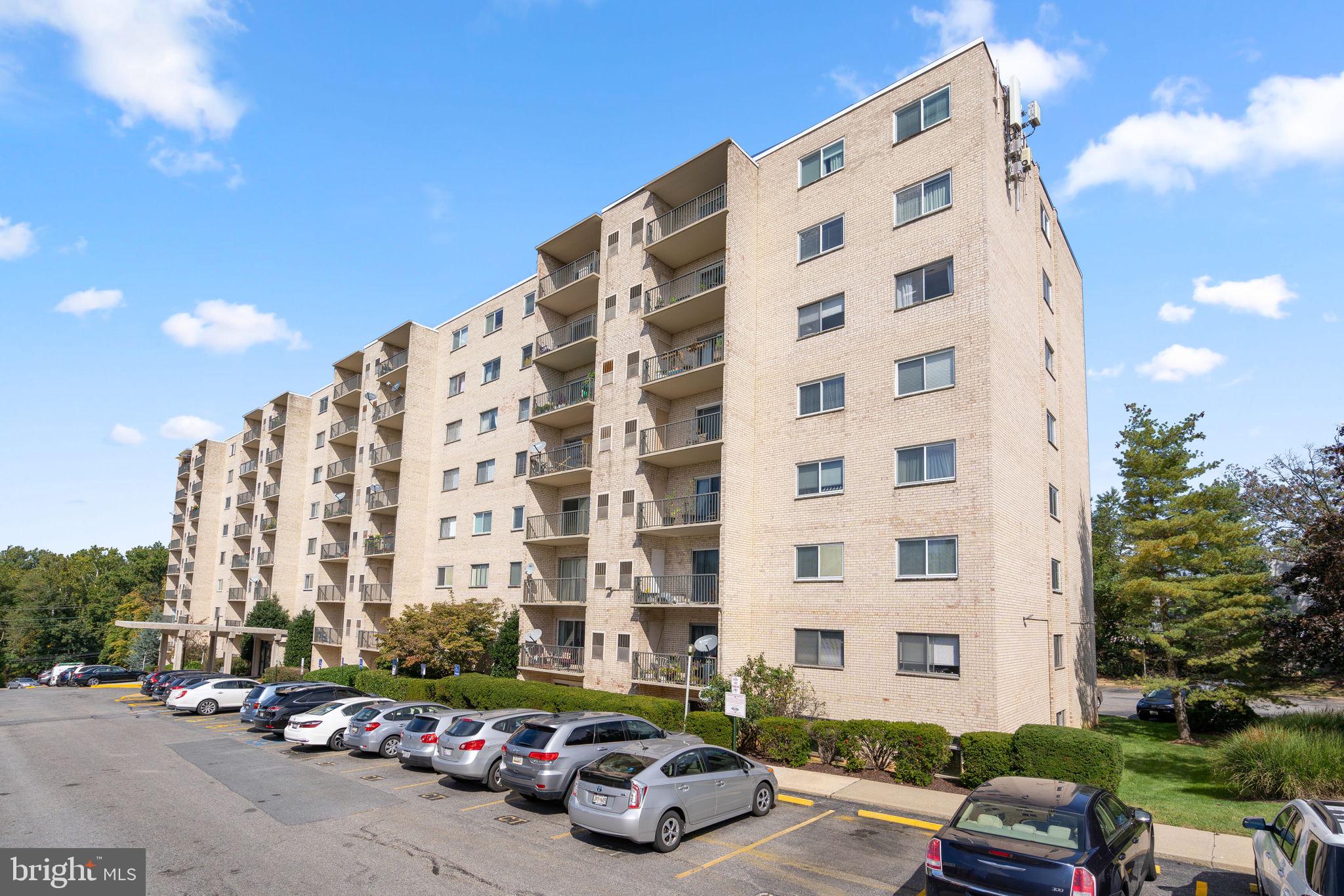 COLUMBIA TOWERS - Residential