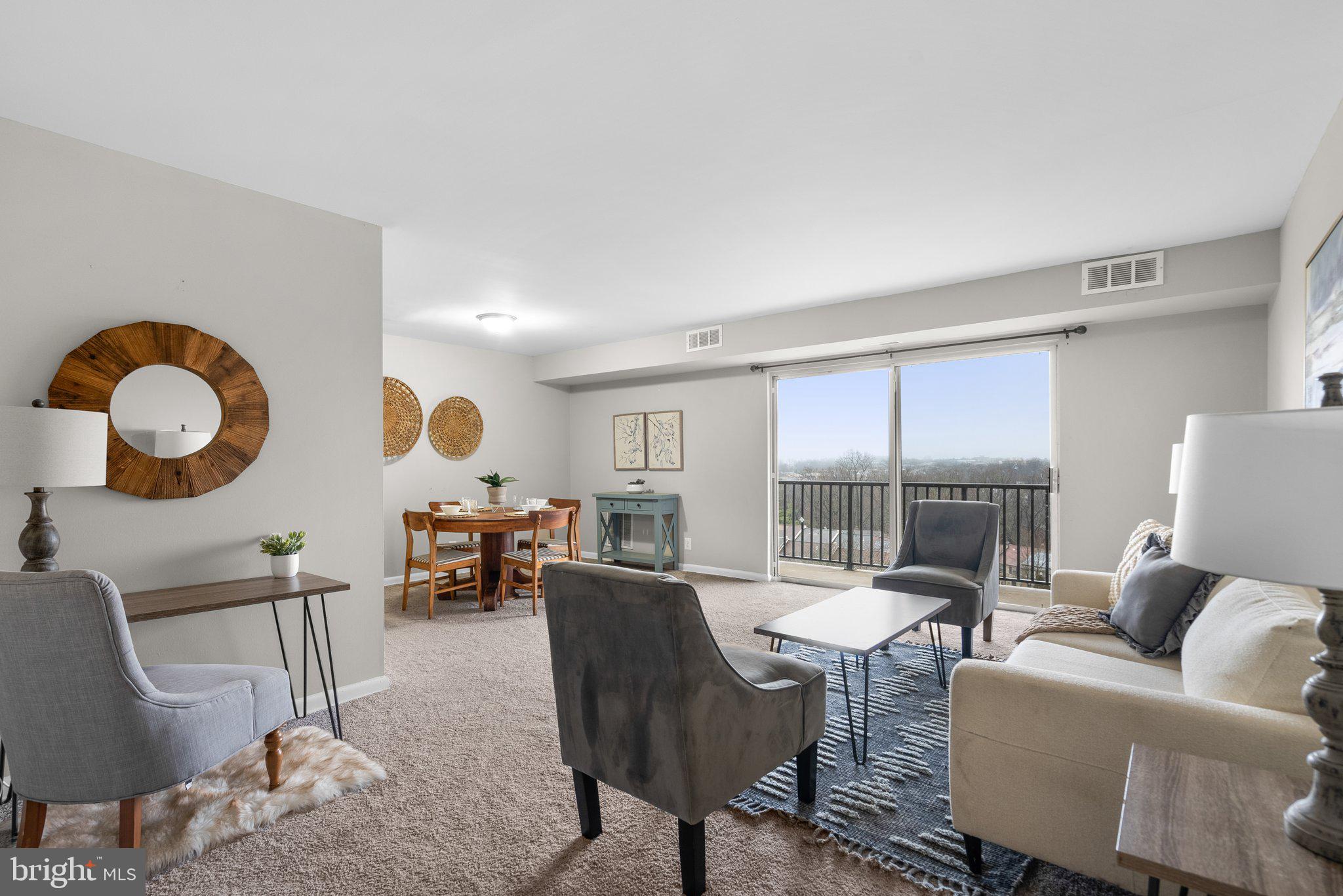 COLUMBIA TOWERS - Residential