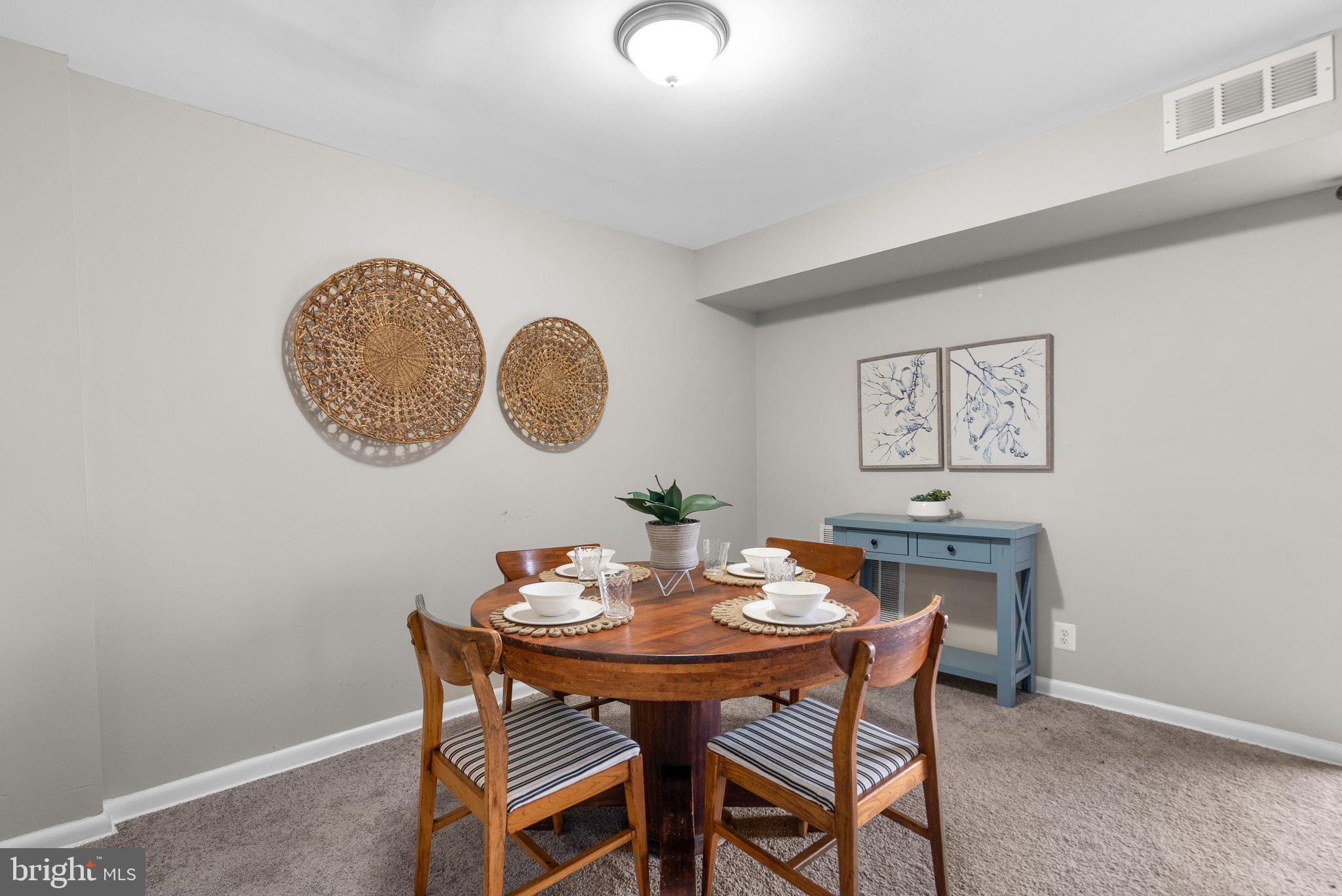 COLUMBIA TOWERS - Residential